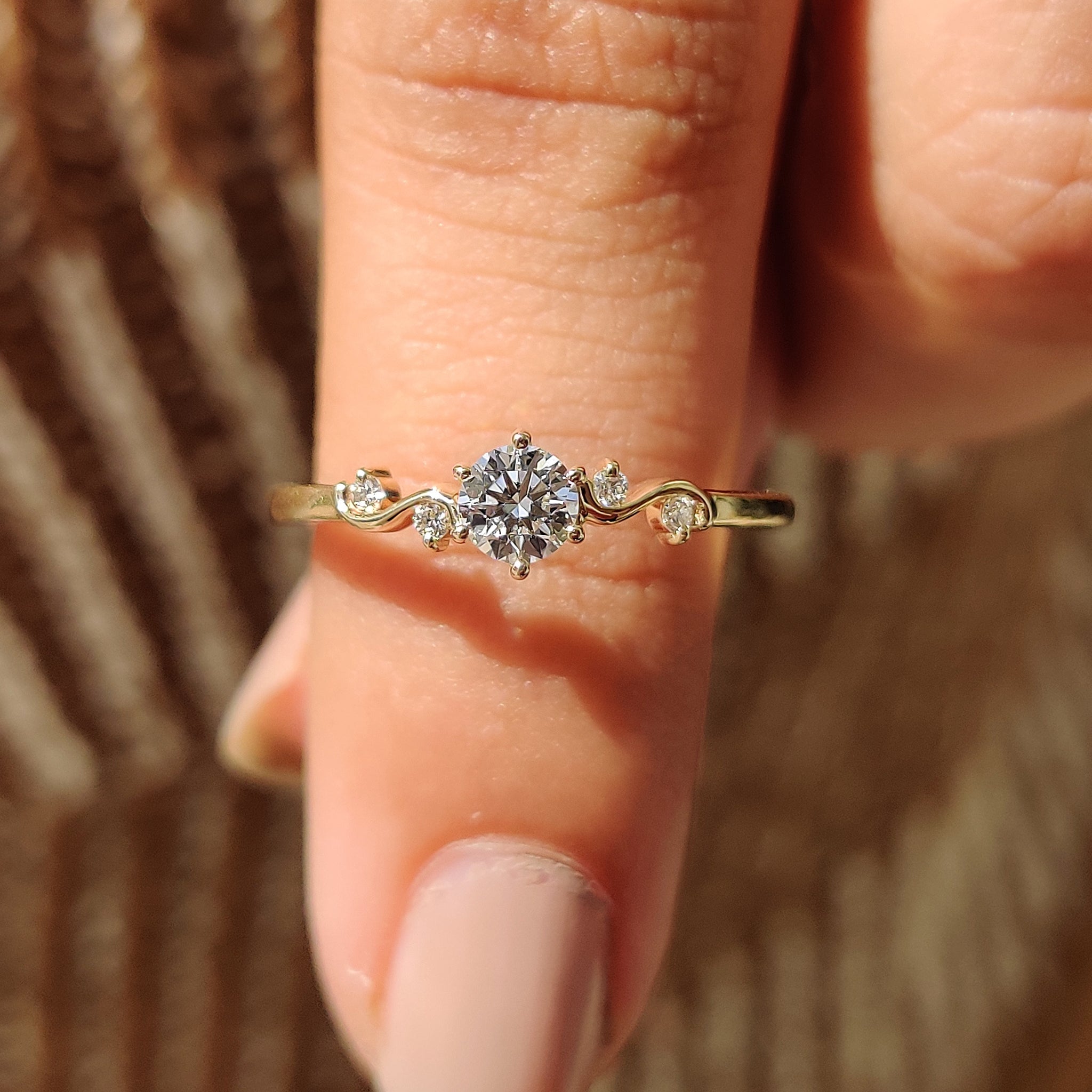 Round Diamond Stone Engagement Ring In Yellow Gold