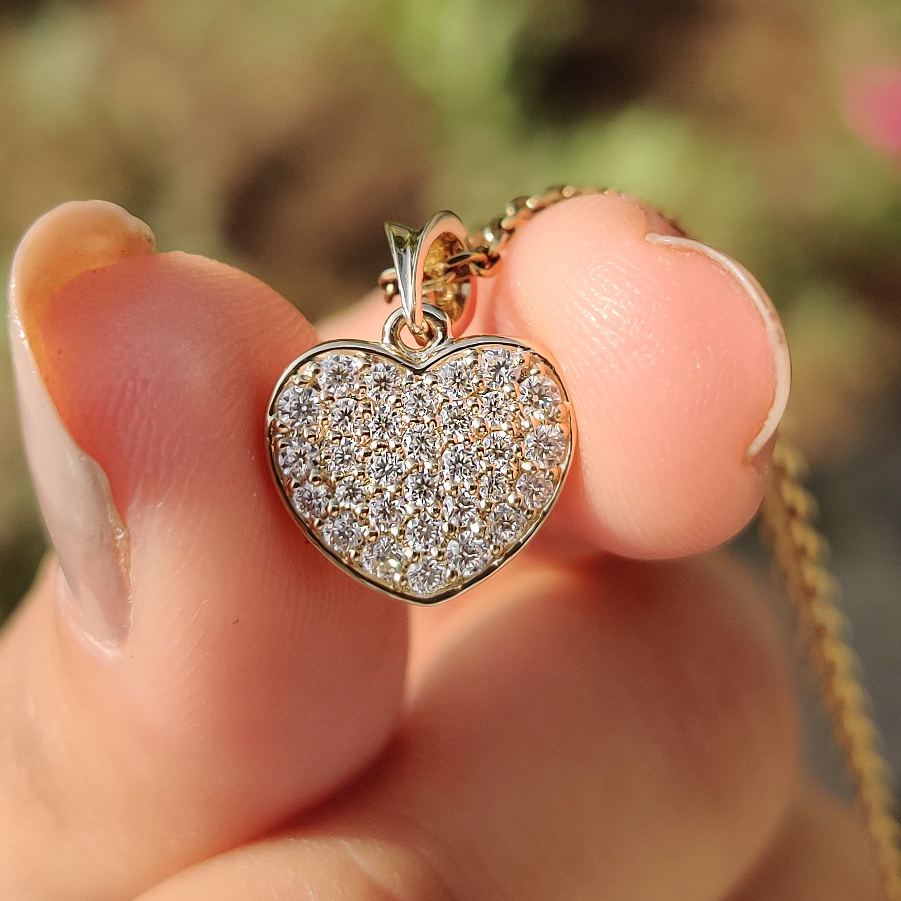 Round Diamond Heart Shape Pendant - Main Image