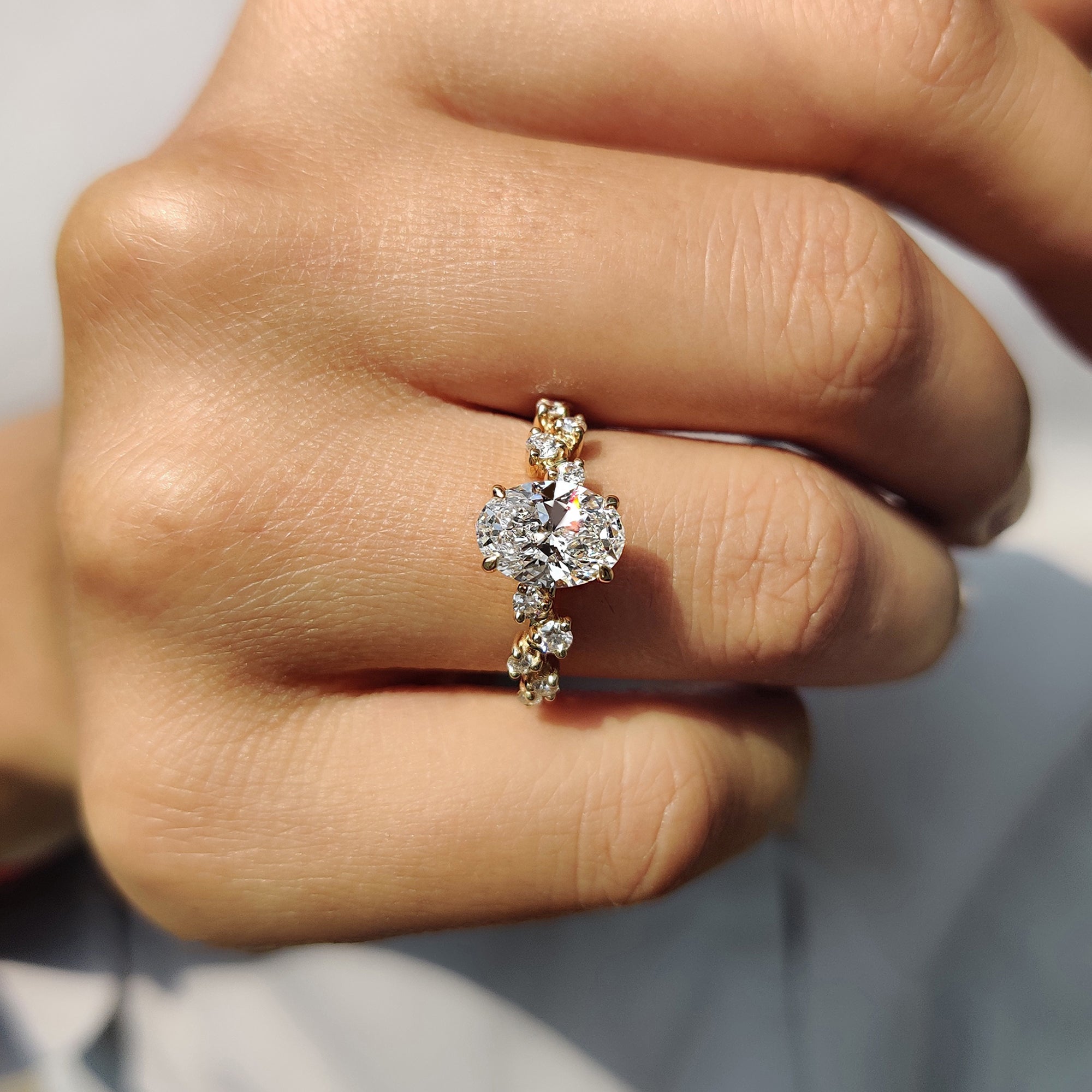 4 prong claw setting for a secure and brilliant diamond engagement ring.

