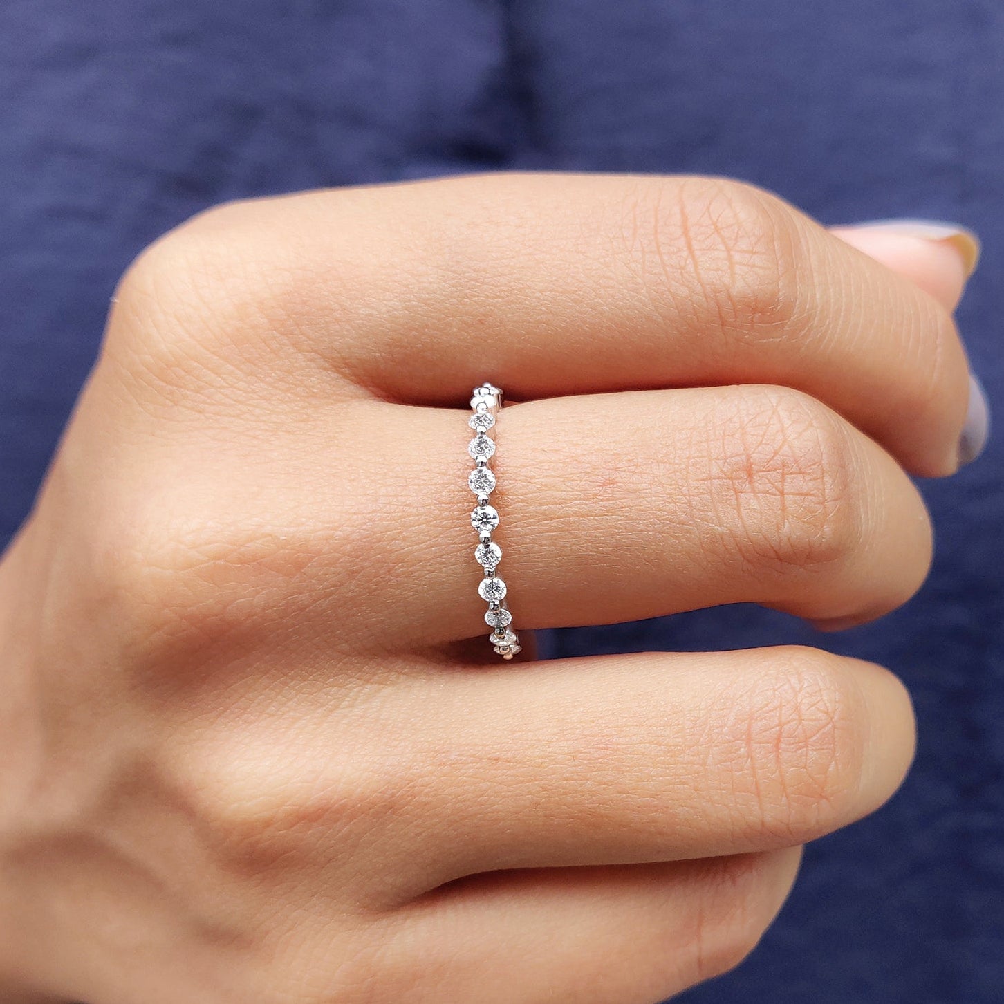 Half Eternity Band - Shared Prong
