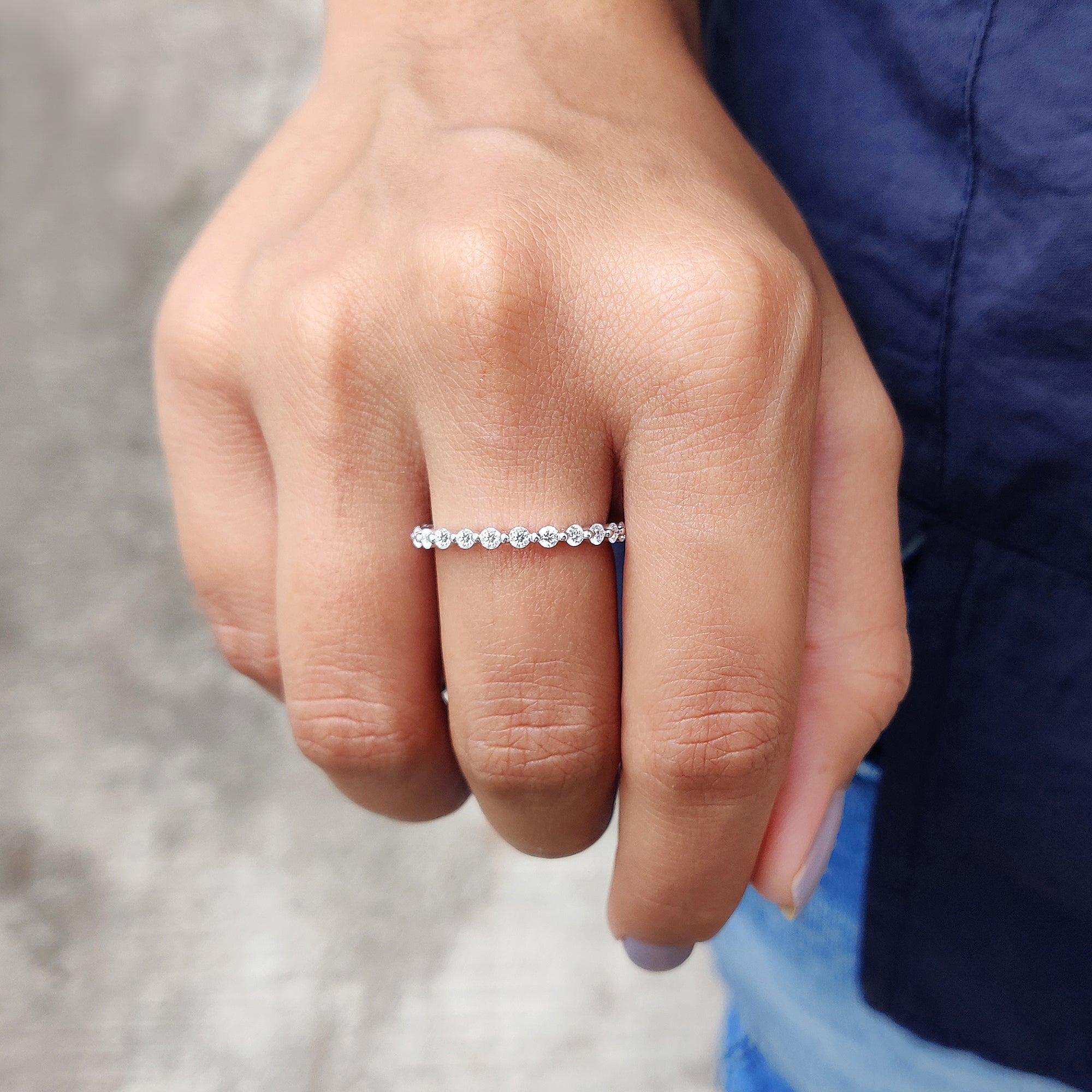Half Eternity Band - Shared Prong