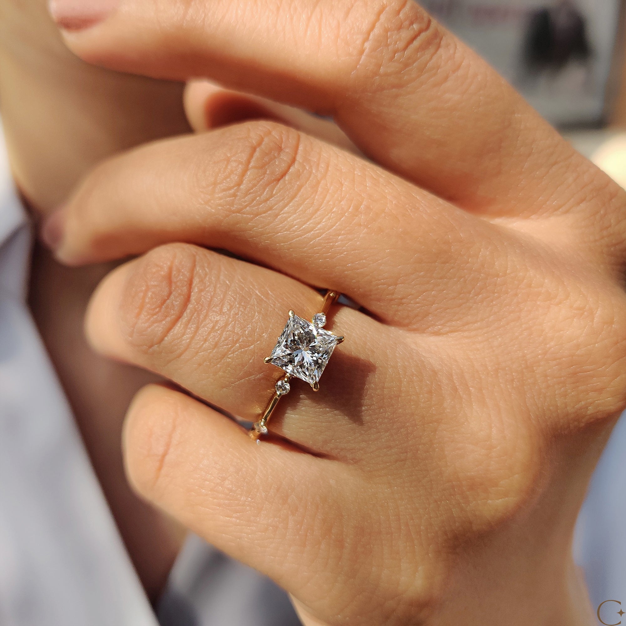 
Round Cut Pave Ring with a beautiful diamond setting.