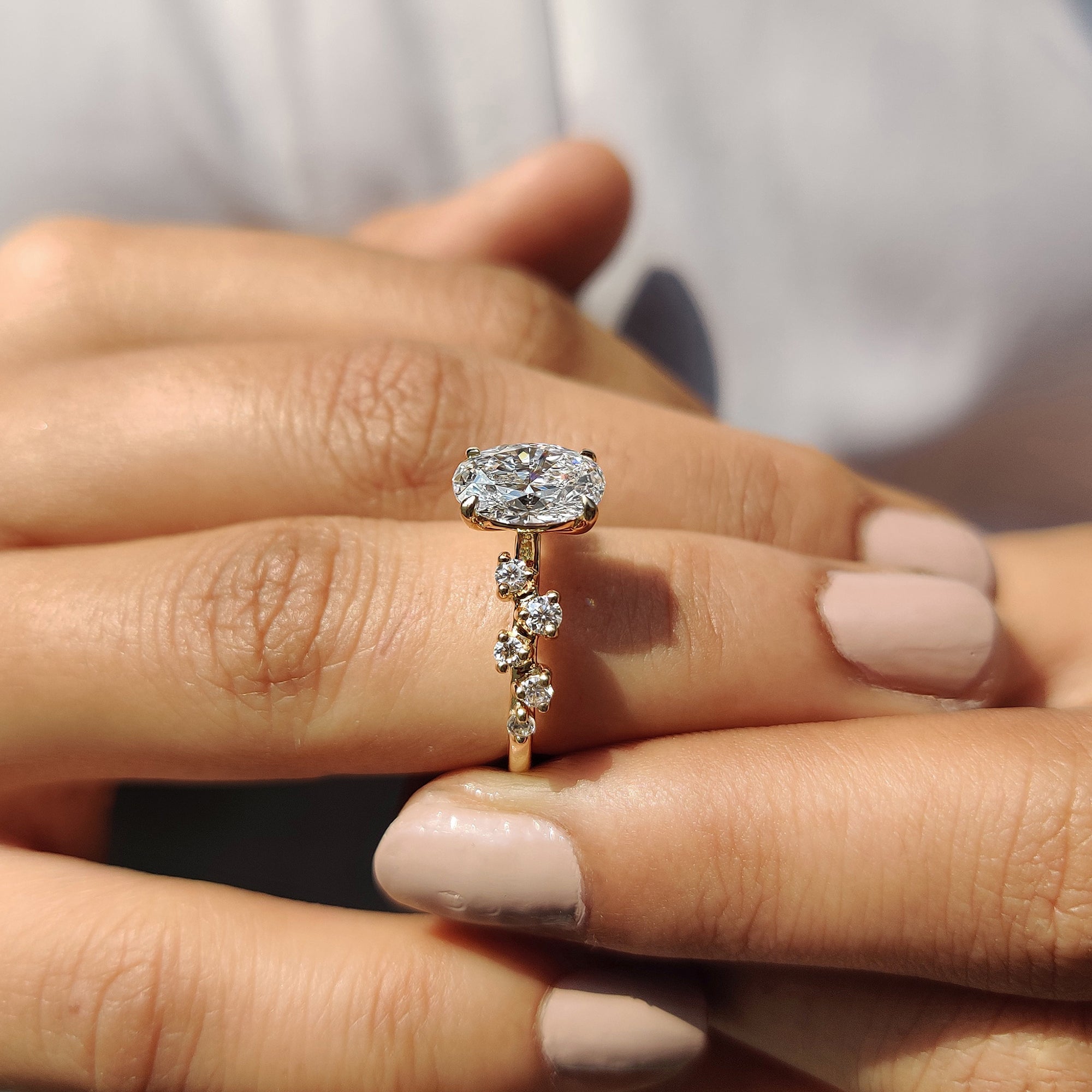 Zig zag band ring with a lab-grown diamond in a modern setting.
