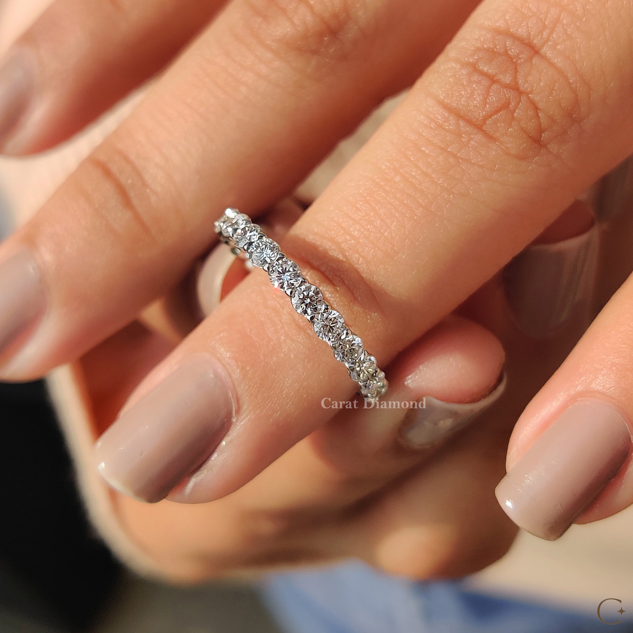 IGI certified round cut diamond band for women.
