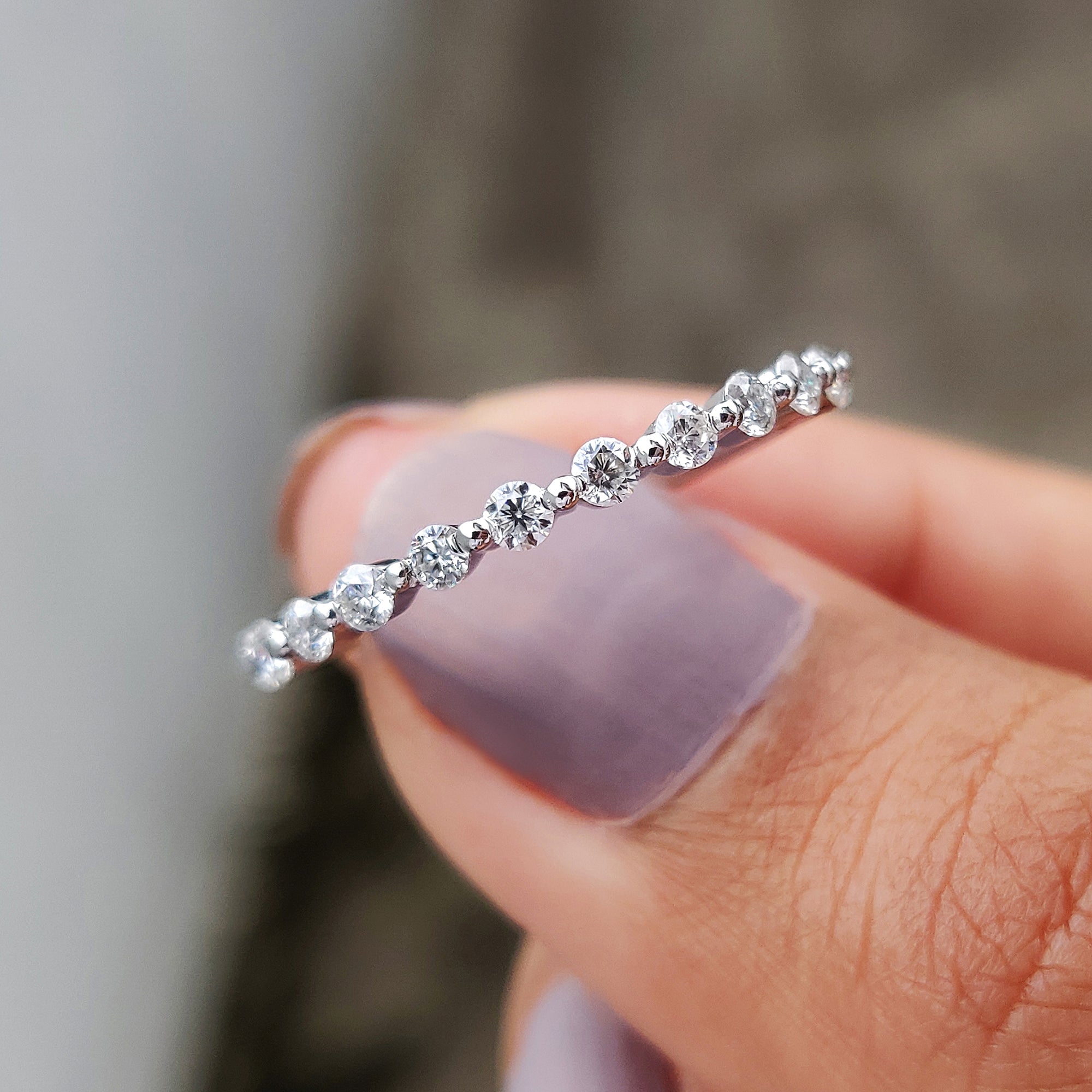 Half Eternity Band - Shared Prong