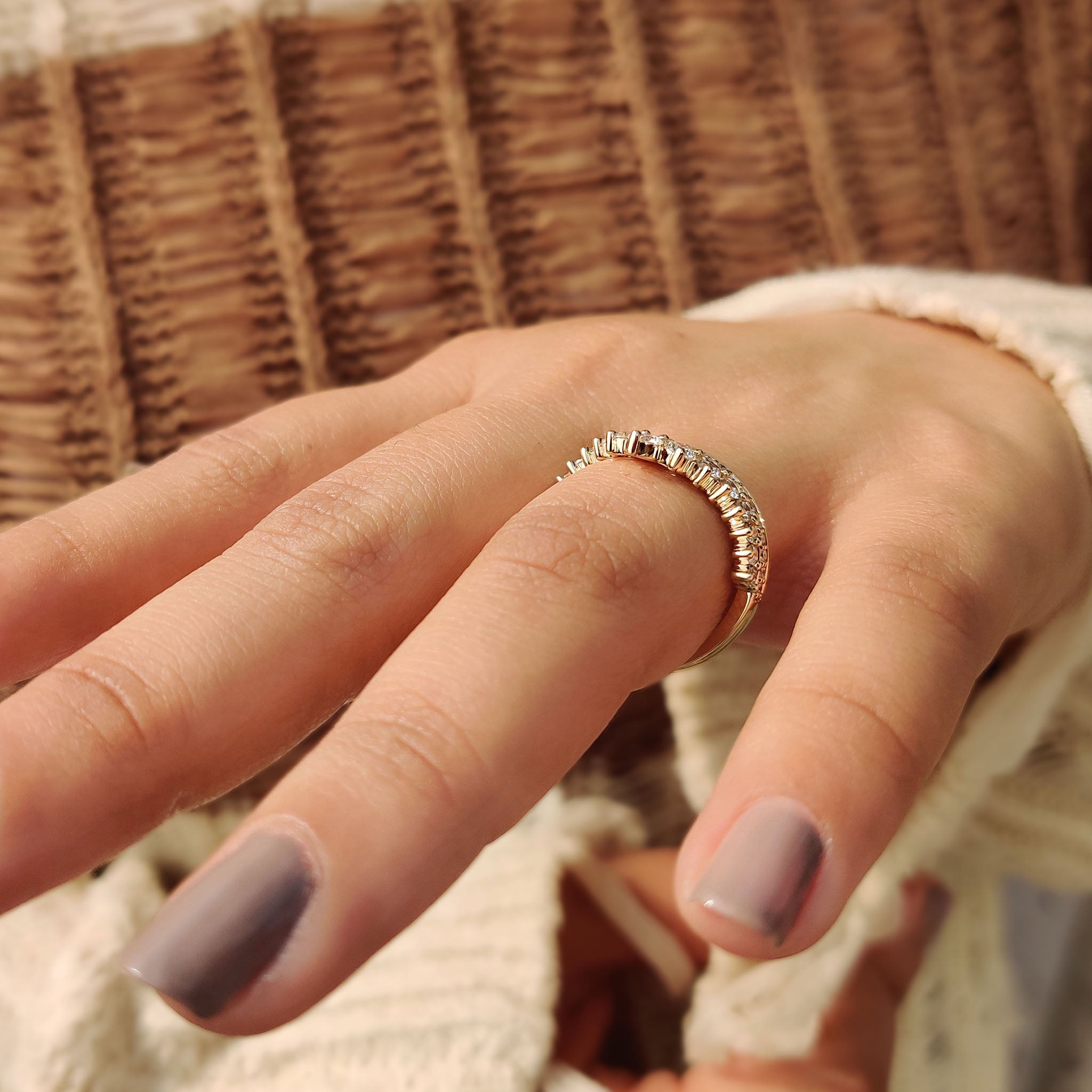 Round Diamond Band with prong setting.
