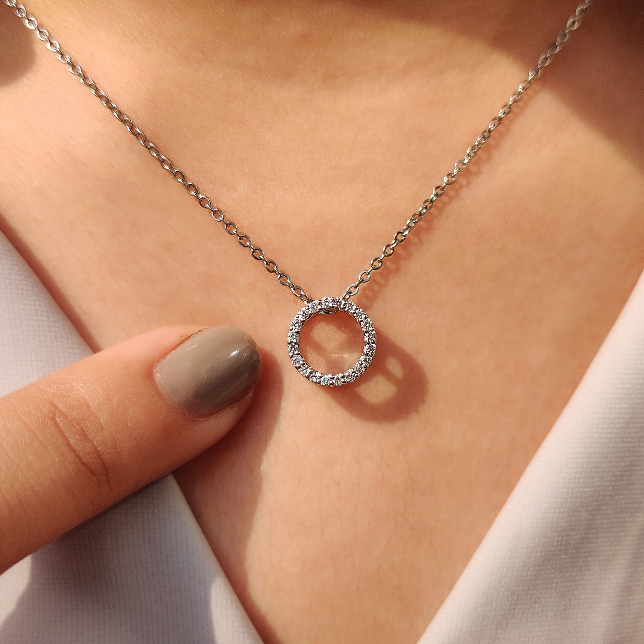 Diamond Halo Pendant in Round Circle Design