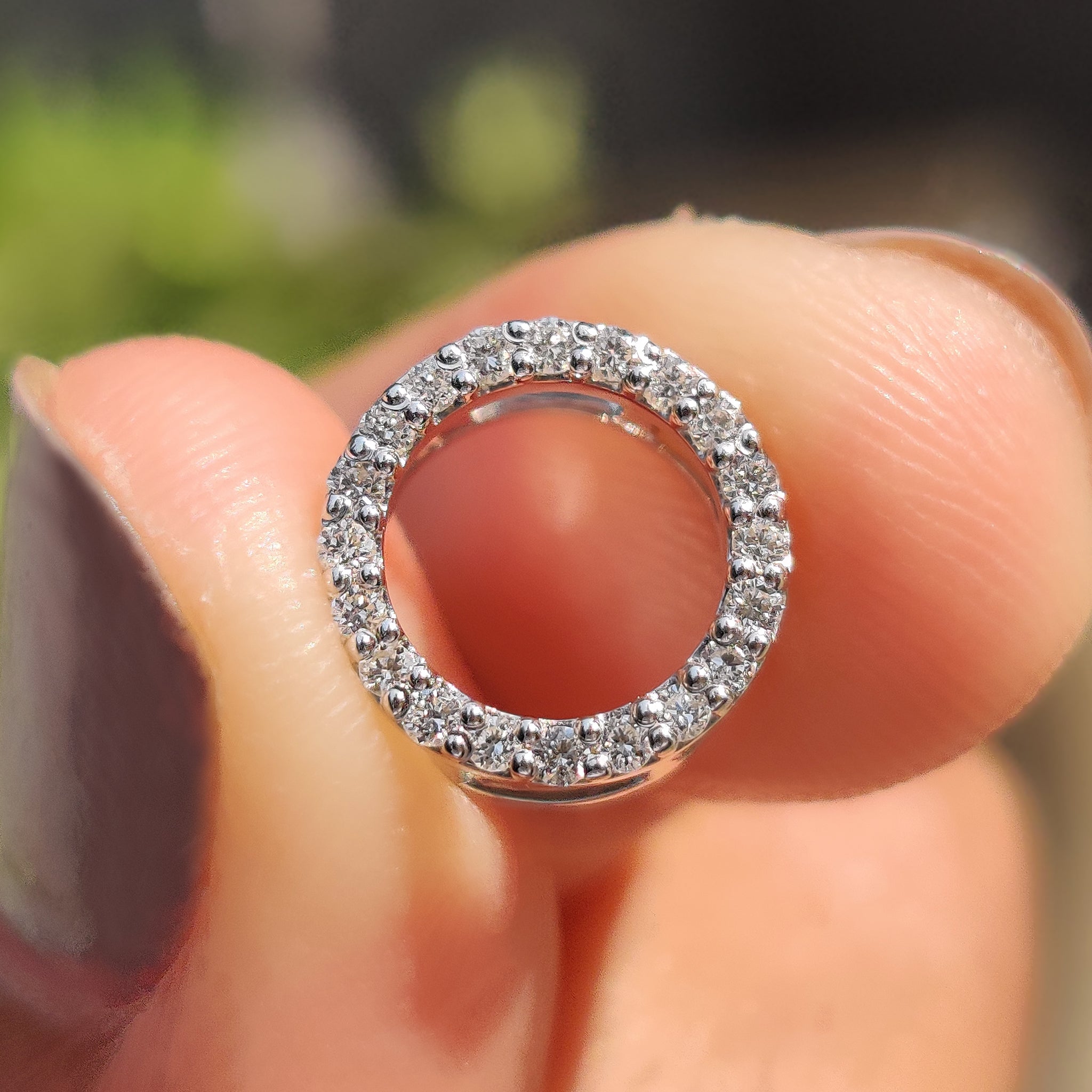 Diamond Halo Pendant in Round Circle Design