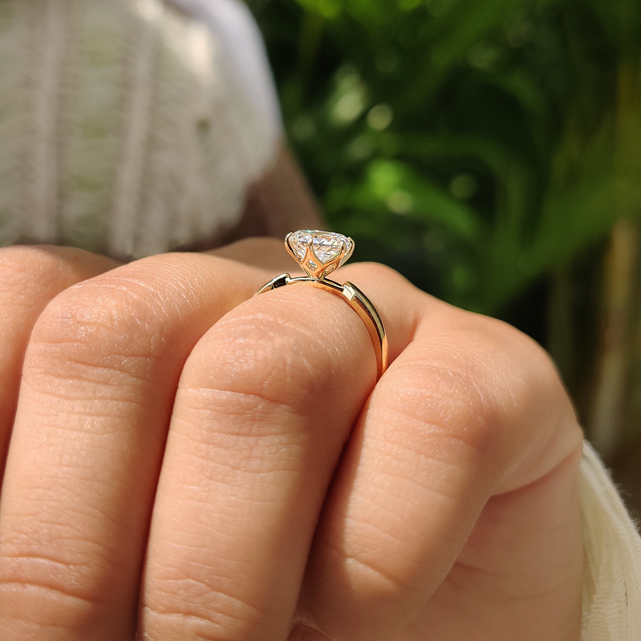 Engagement ring yellow gold with handmade jewelry.
