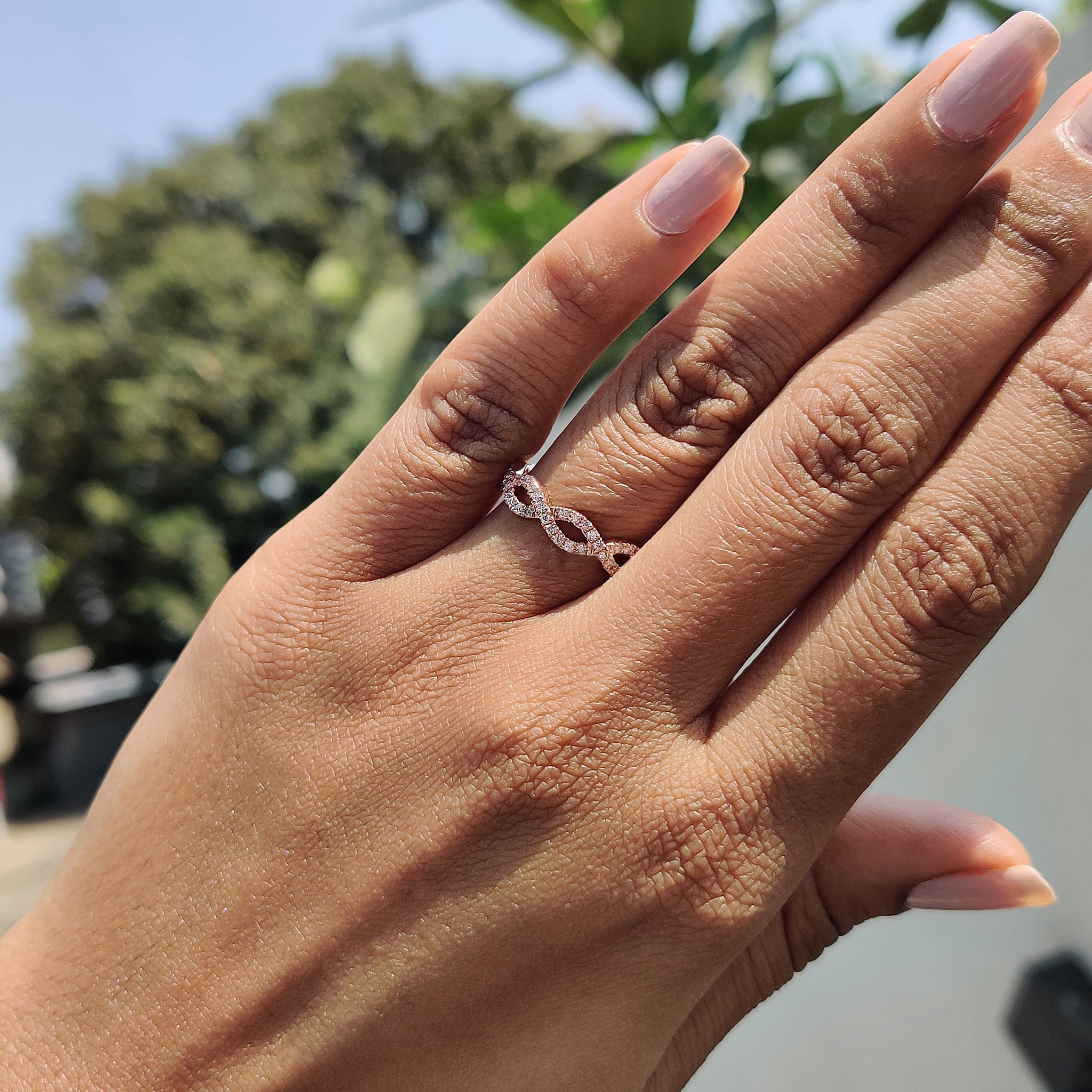 Round Diamond Wedding Band - Twisted Pave Design