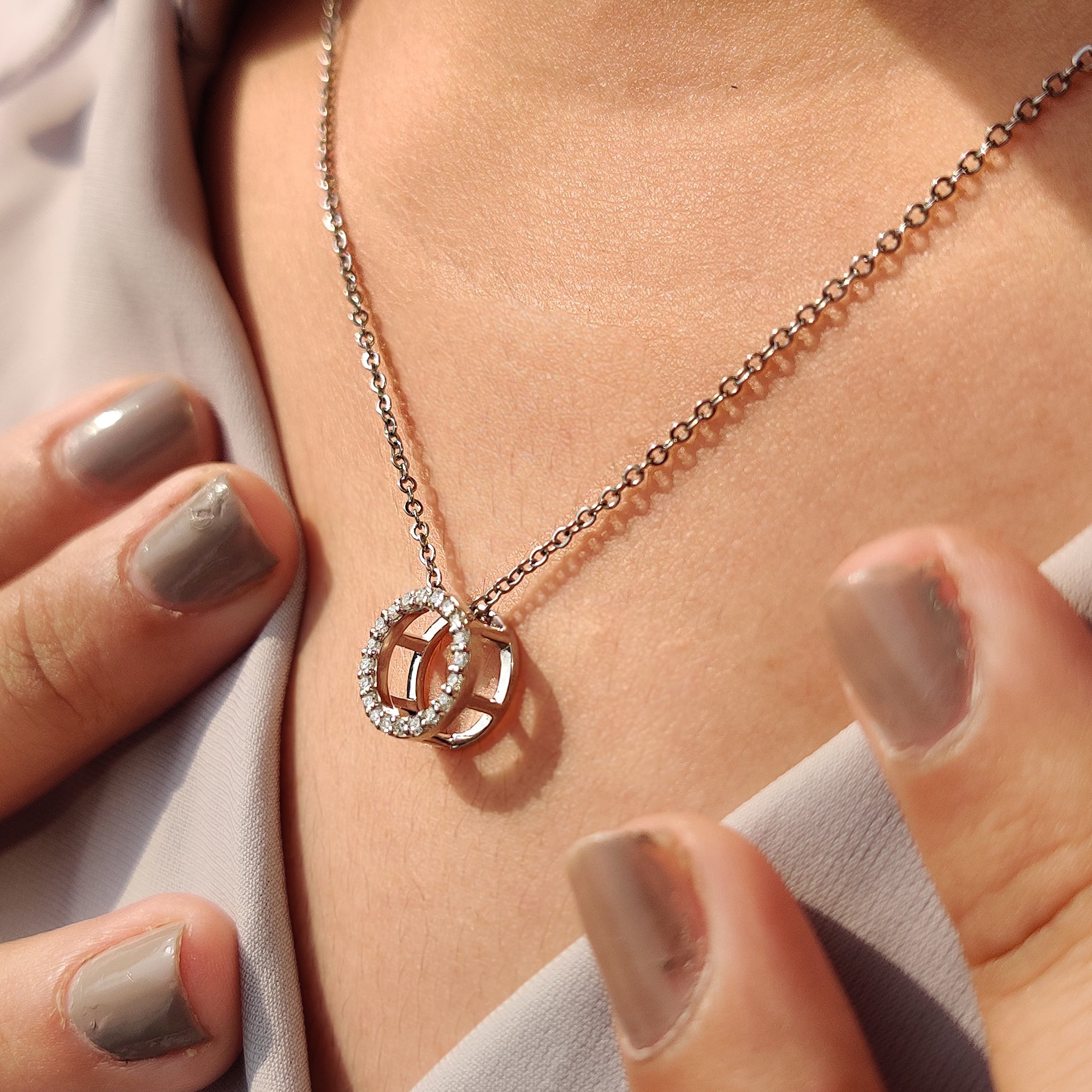 Diamond Halo Pendant in Round Circle Design
