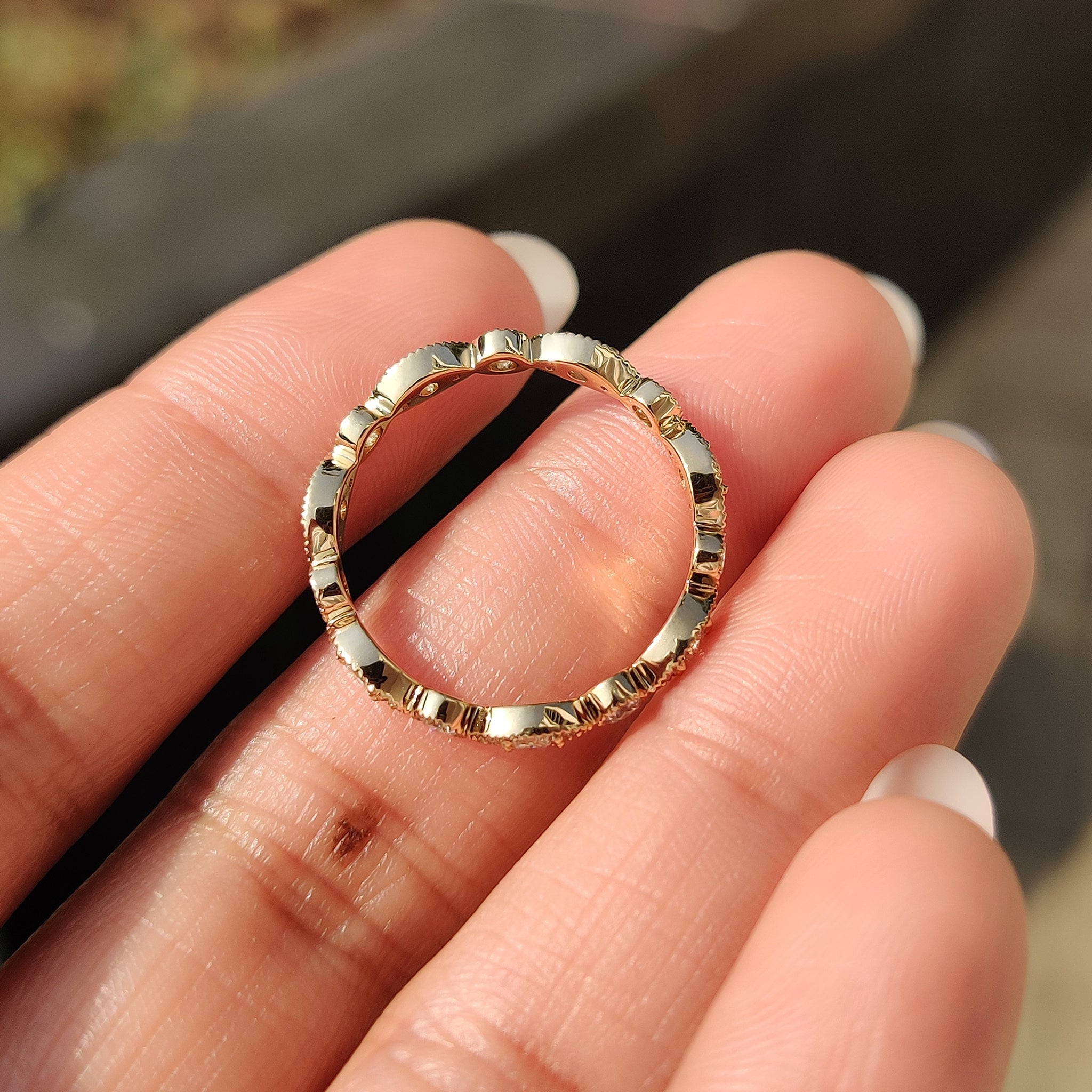 Milgrain Wedding Band – Round Diamond