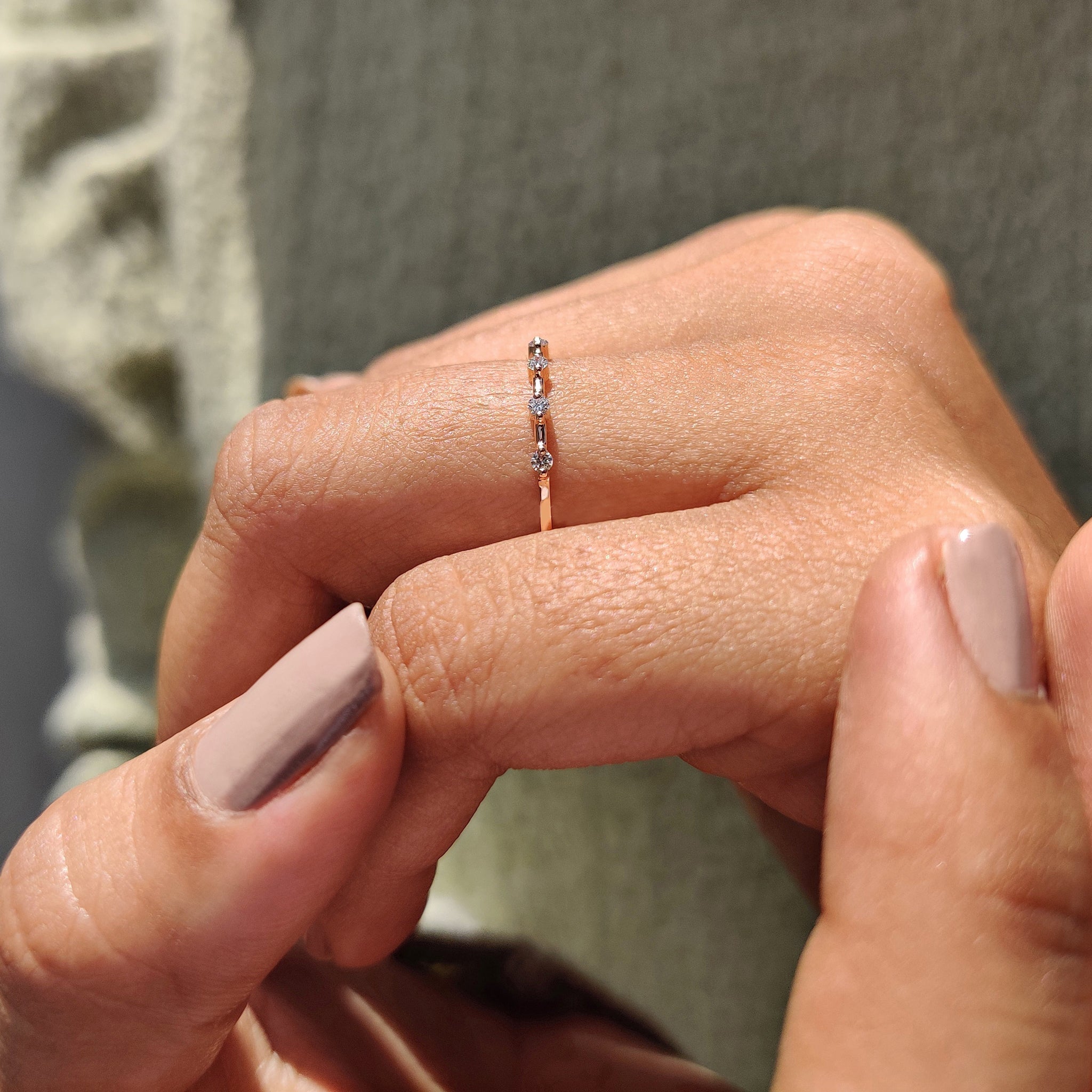 Round Diamond Wedding Band - 7 Stone Set