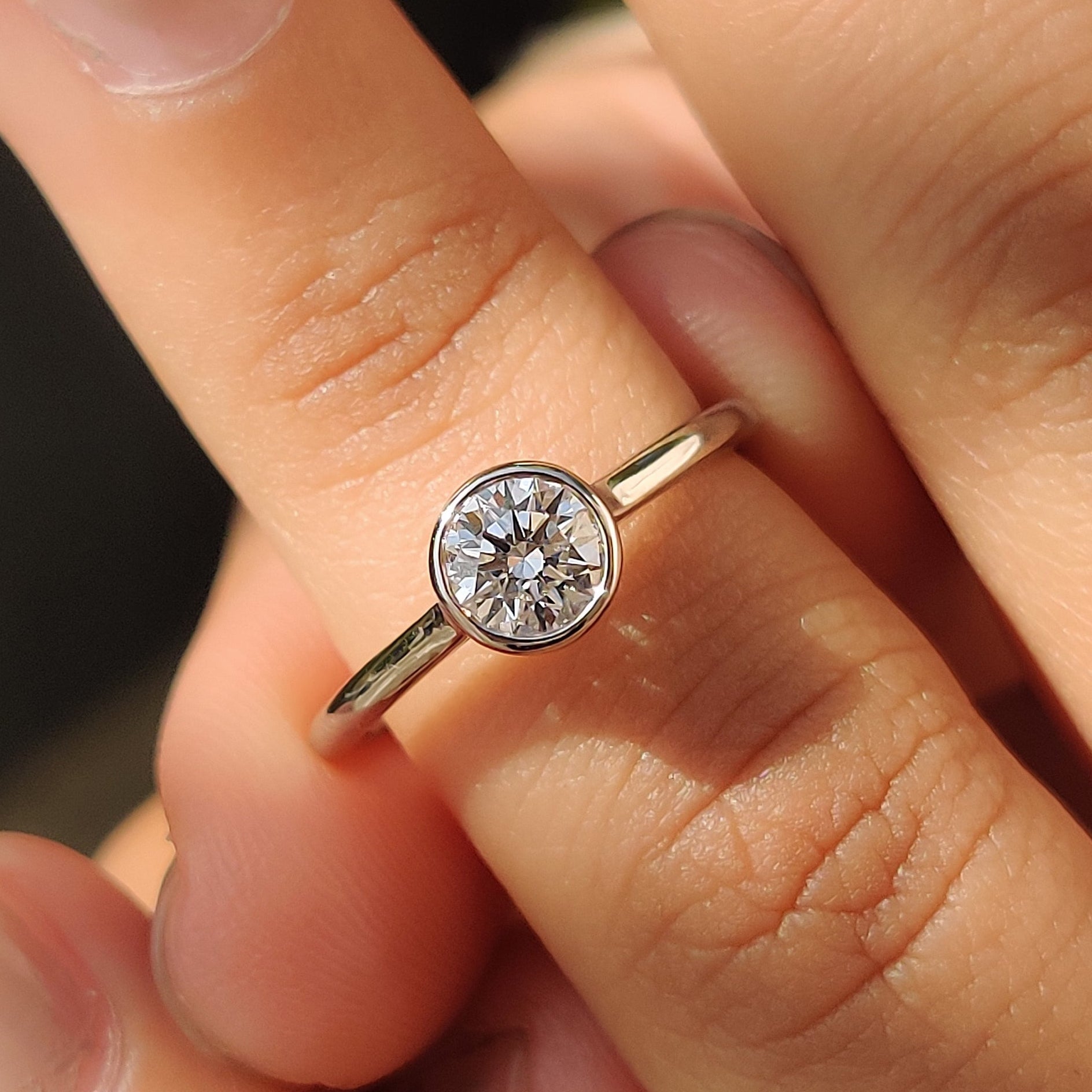 Solitaire setting ring featuring a stunning single diamond.
