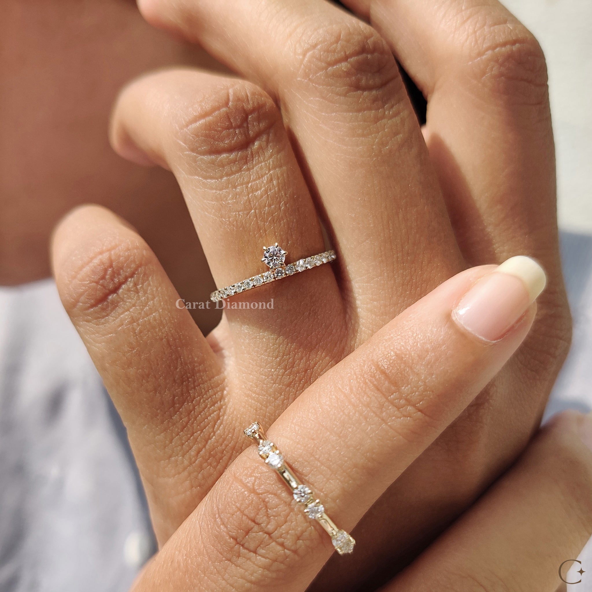 6 prong claw setting showcasing a beautiful round diamond.
