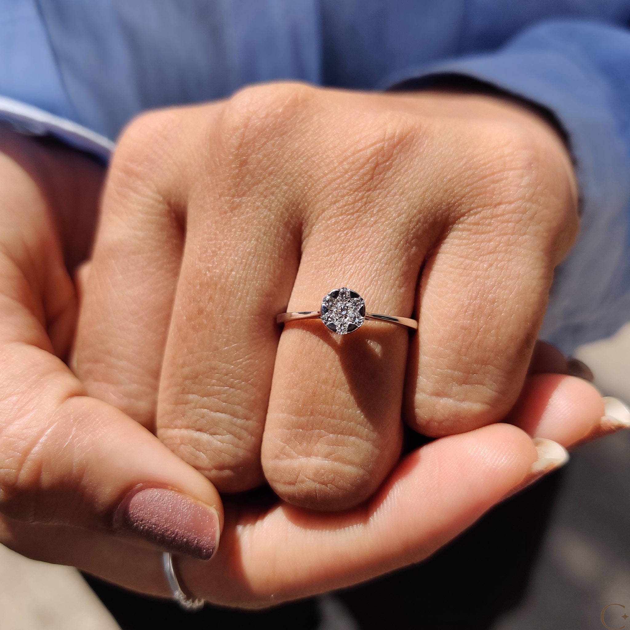 Tapered ring shank for a sleek and modern look.