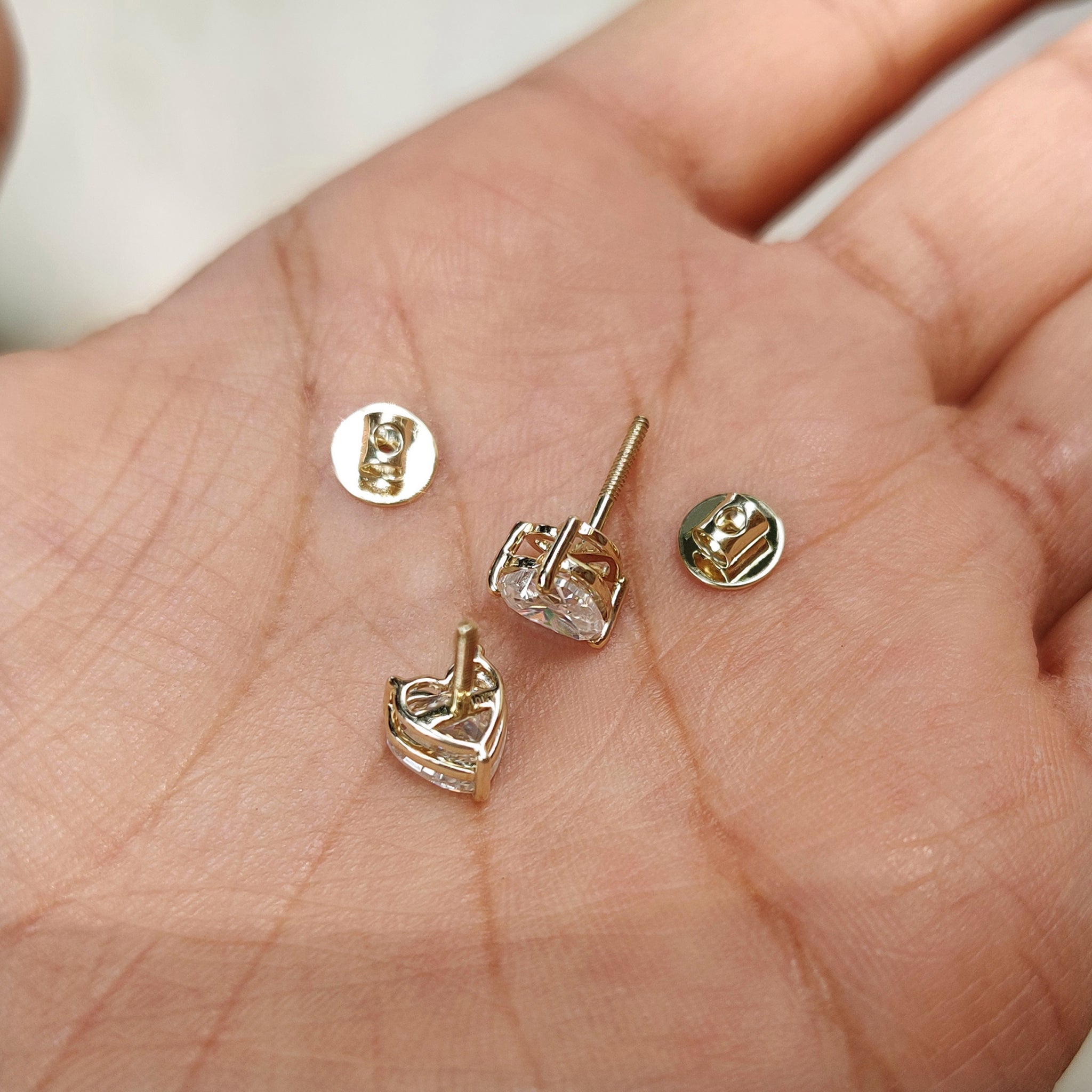 3 prong earring settings used in moissanite stud earrings for daily or gift wear.
