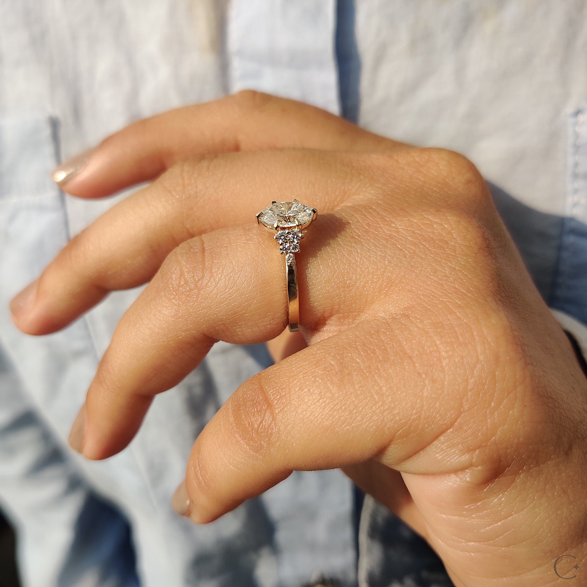 Cluster ring setting with beautiful diamond arrangement.
