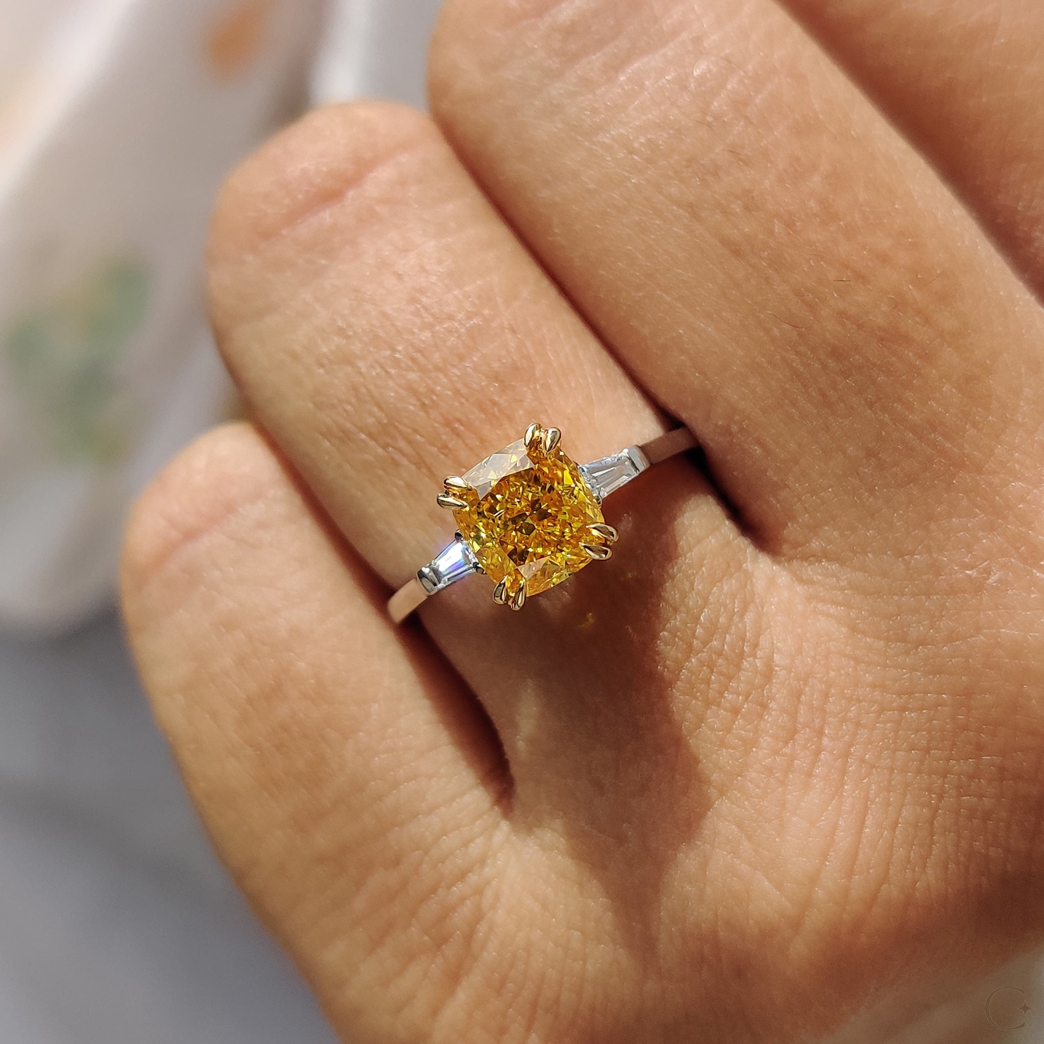 Buy engagement ring featuring brilliant lab-grown diamonds.
