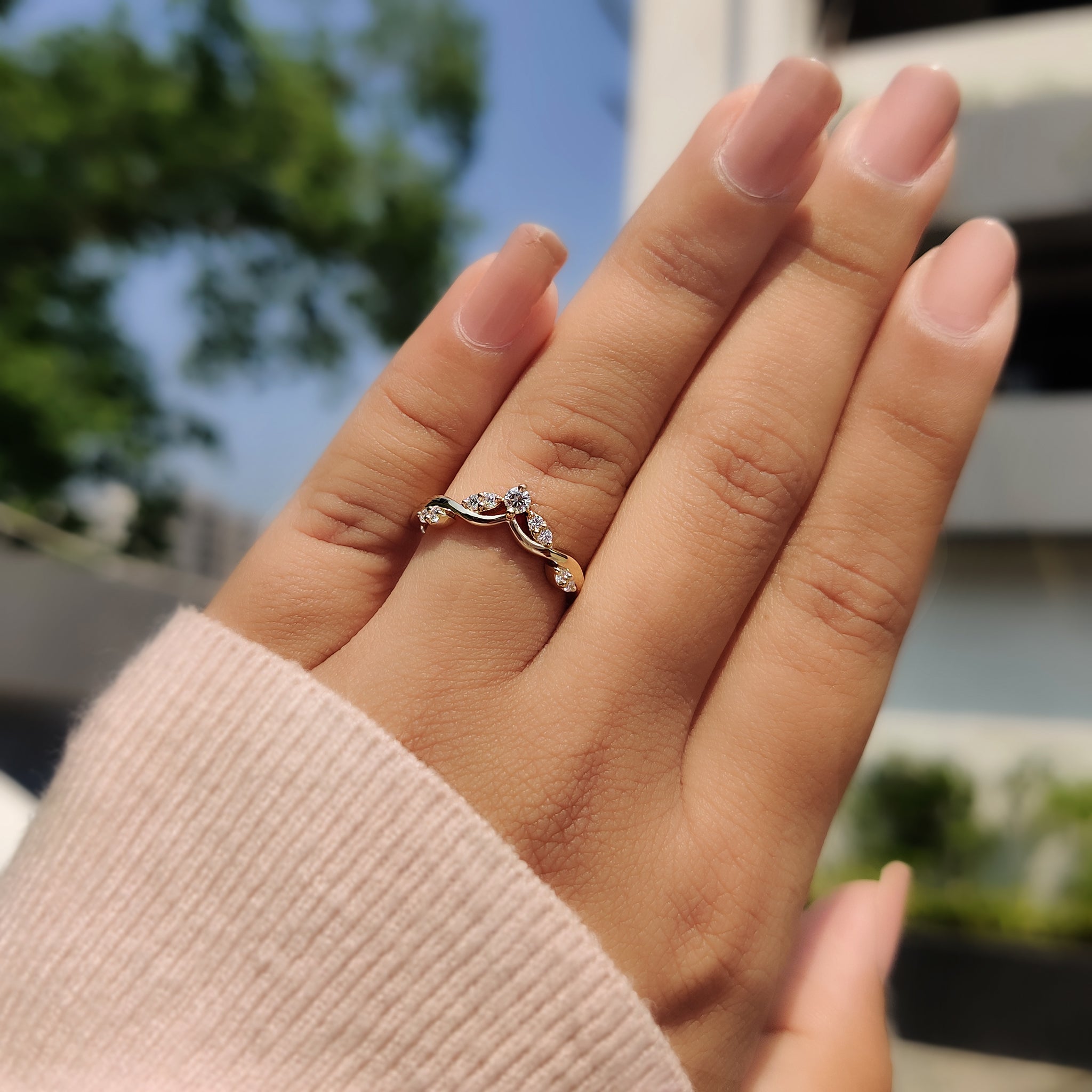 Yellow gold band offering a classic and timeless look.
