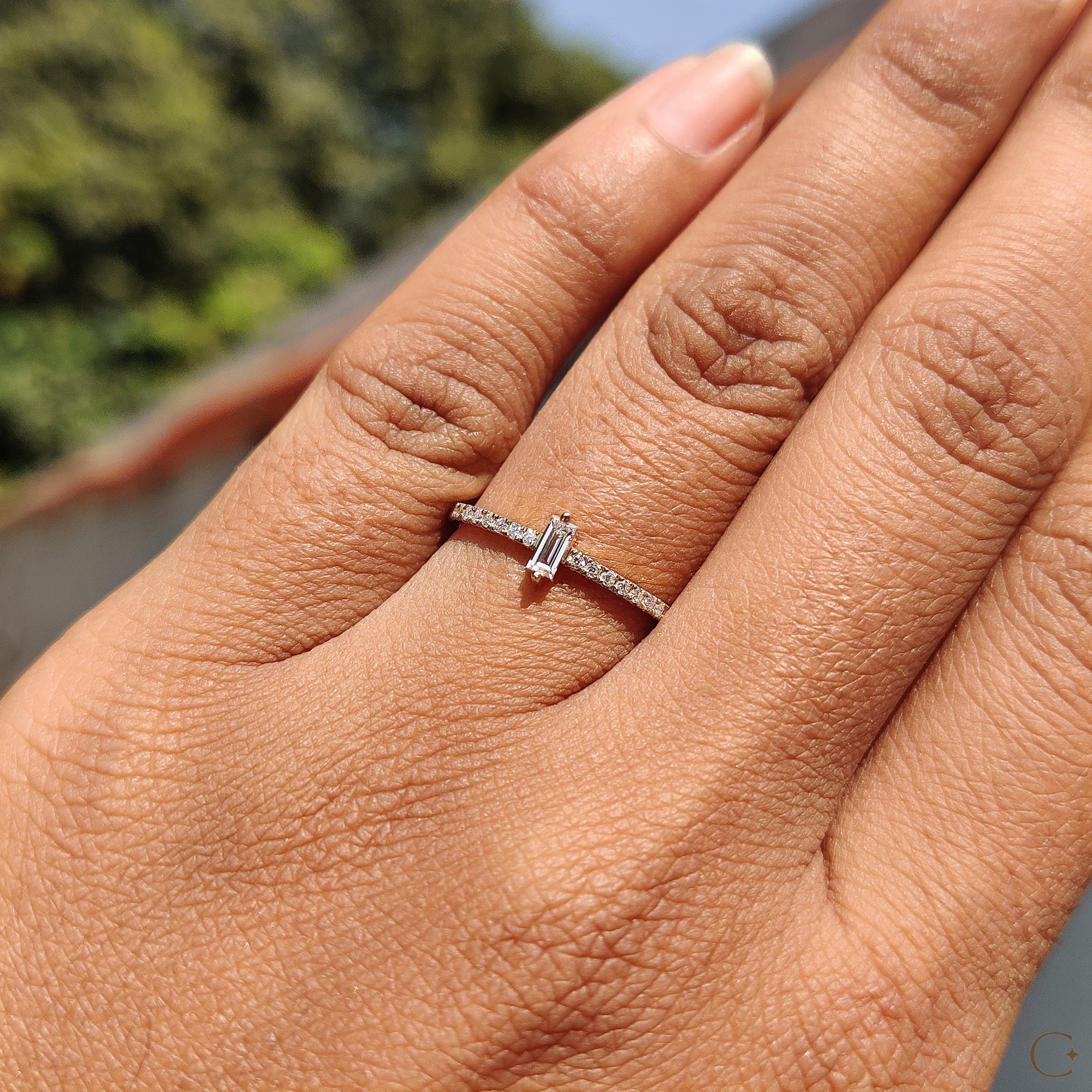 Round cut pave band with sparkling diamond accents.
