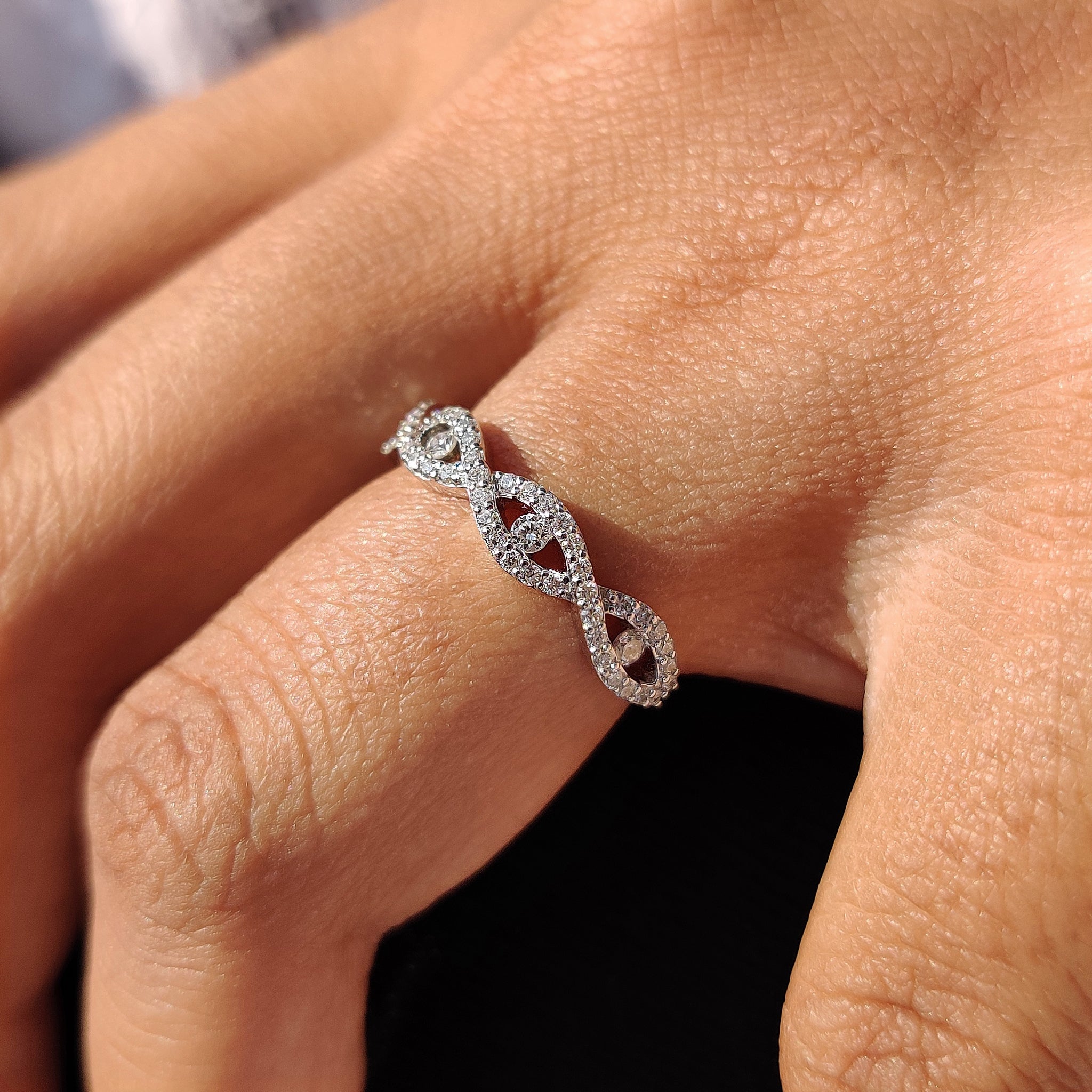Round Diamond Band with brilliant shine.
