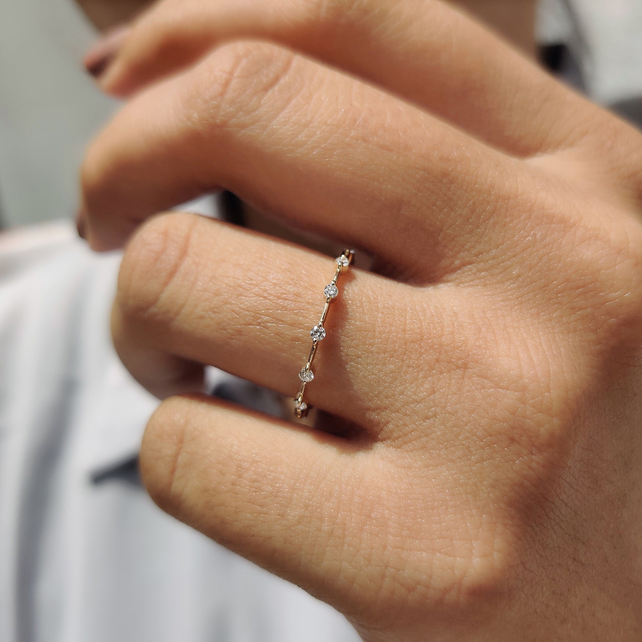 Round Cut Bubble Band Engagement Ring