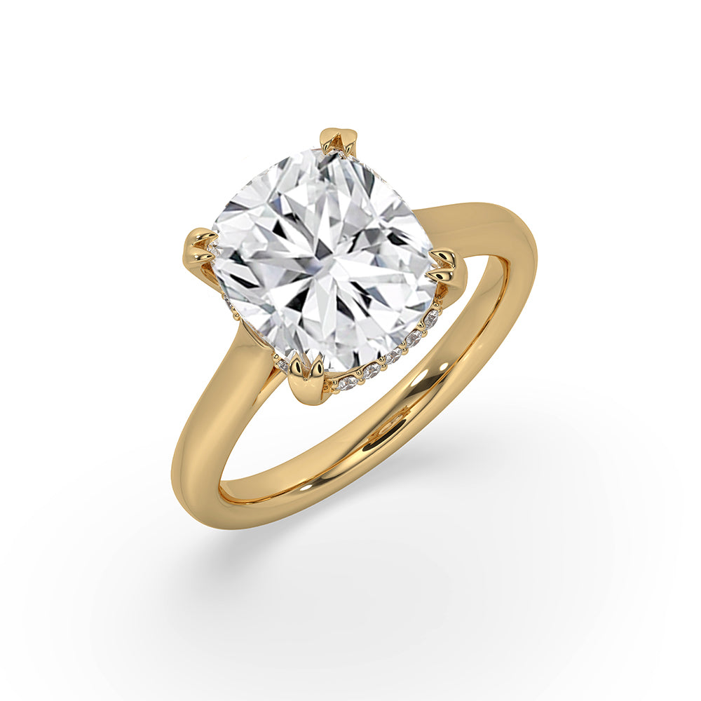Double claw prong securing the diamond tightly.
