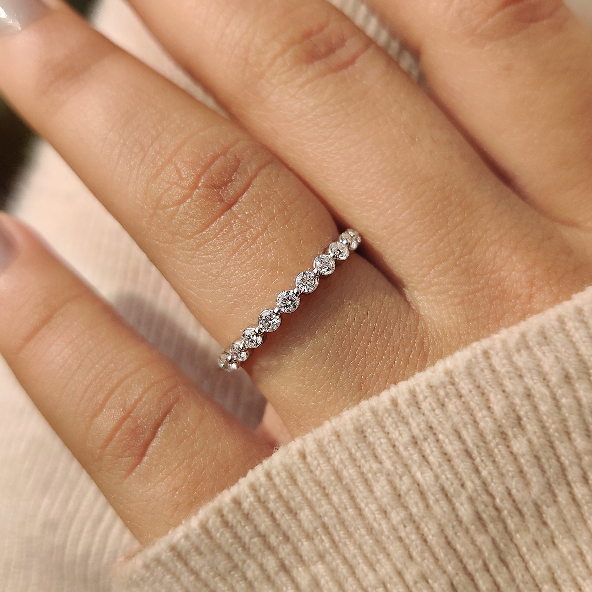 Shared Prong Eternity Round Diamond Wedding Band