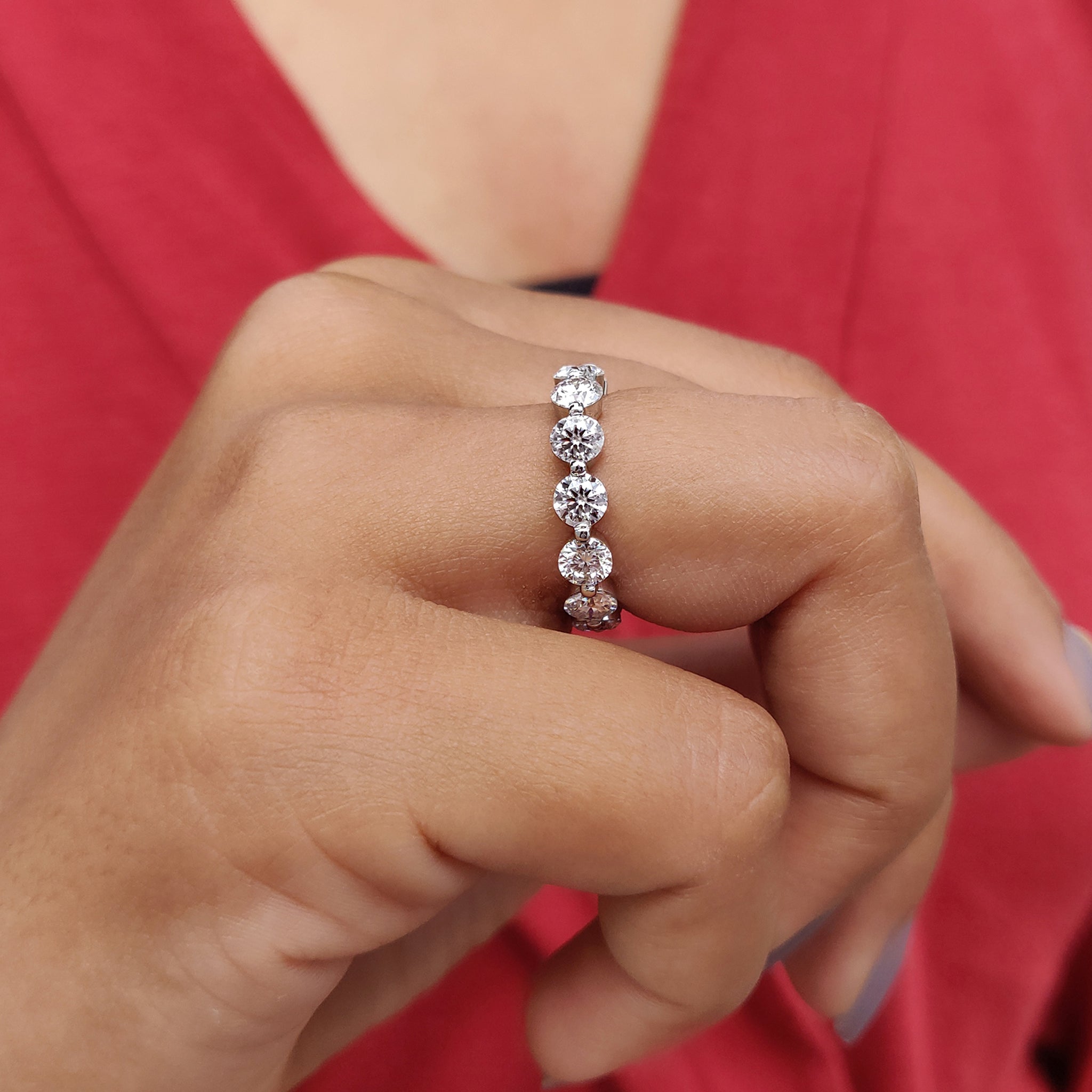 Shared prong setting for secure and stunning sparkle.