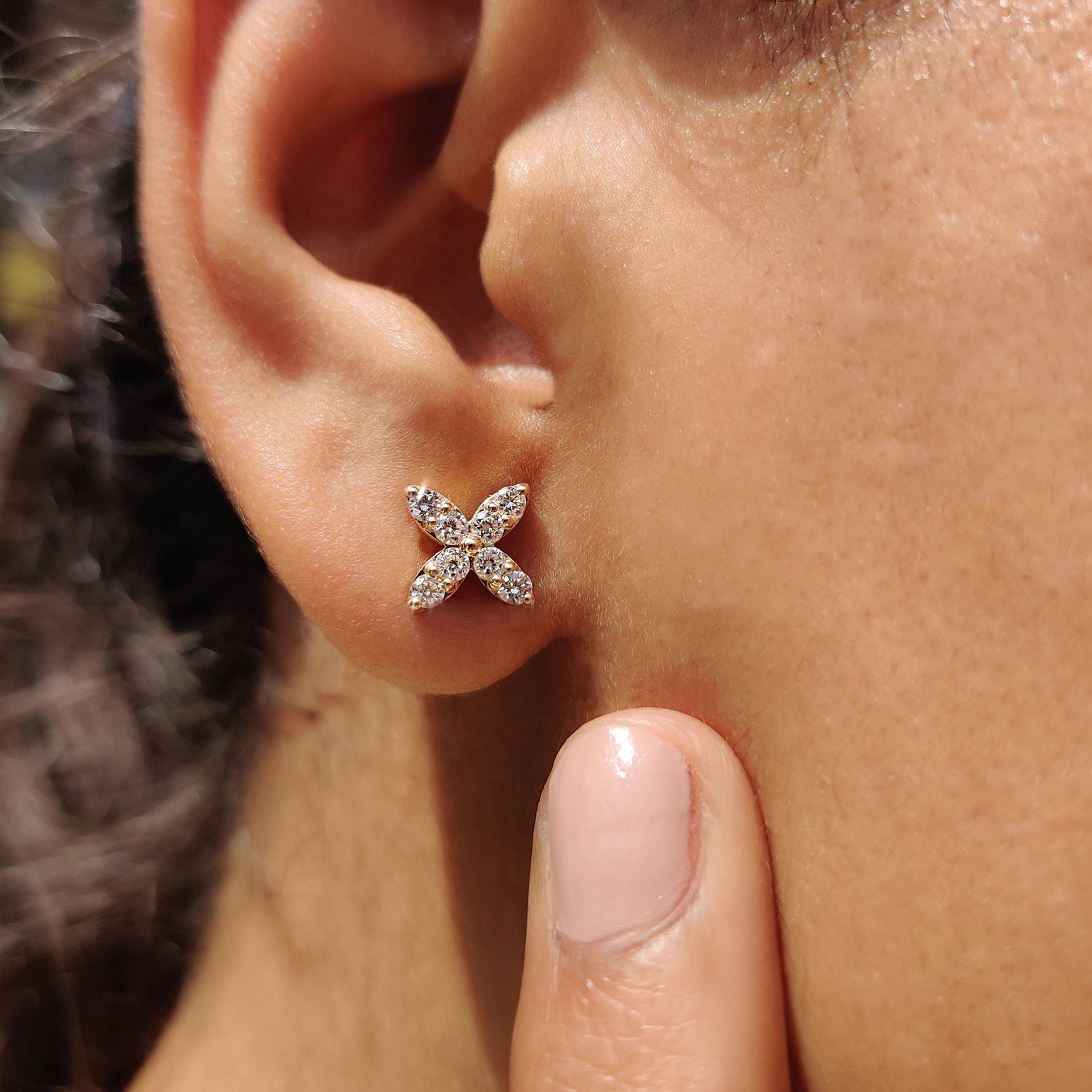 Round Cut Diamond Flower Stud Earrings