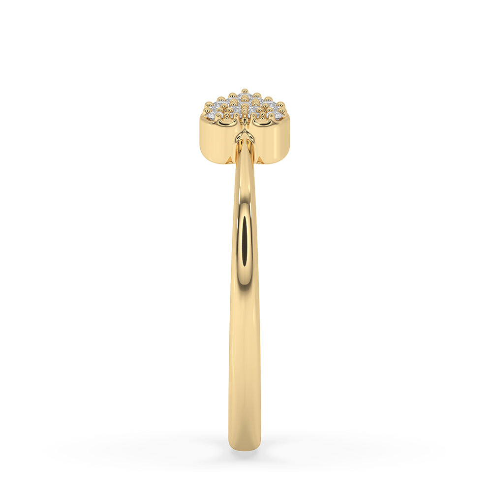 Classic yellow gold engagement ring with a brilliant diamond.
