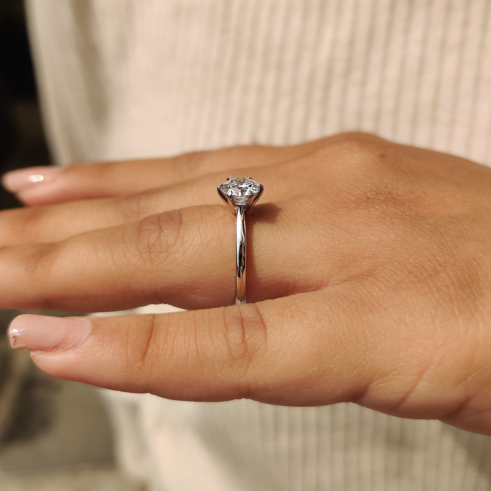 Timeless design with a prong setting that enhances the brilliance of the diamond.

