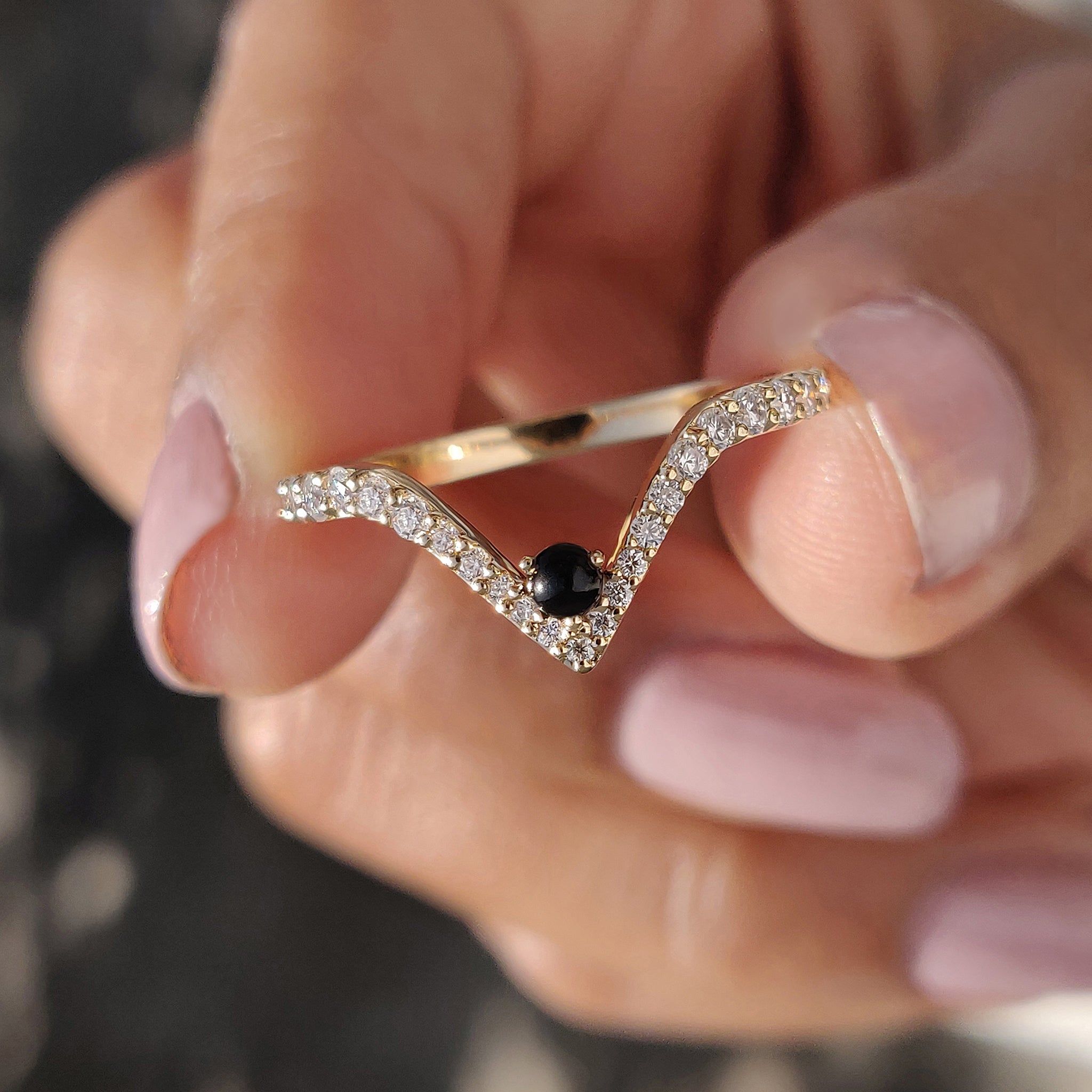 Carat Diamonds Band set in yellow gold, offering timeless elegance.
