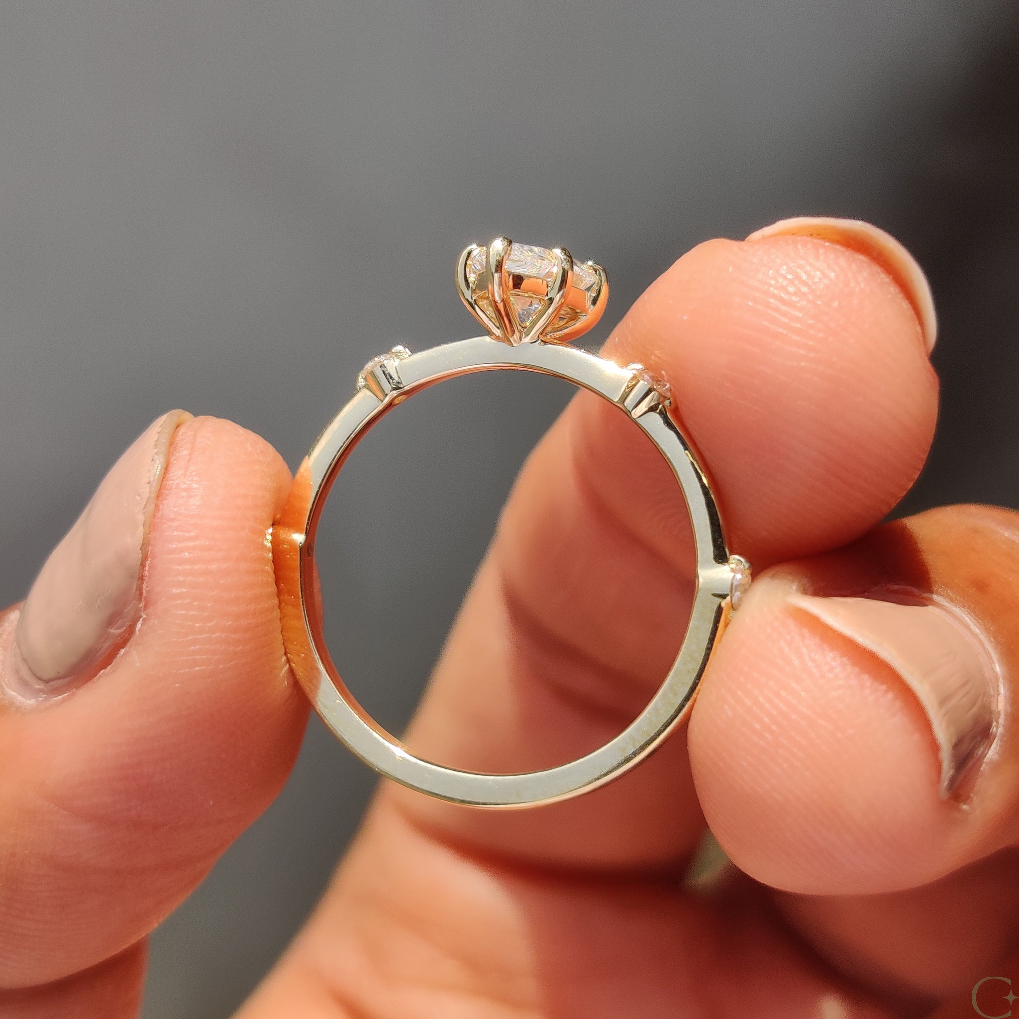 Customize engagement ring to fit your style perfectly.
