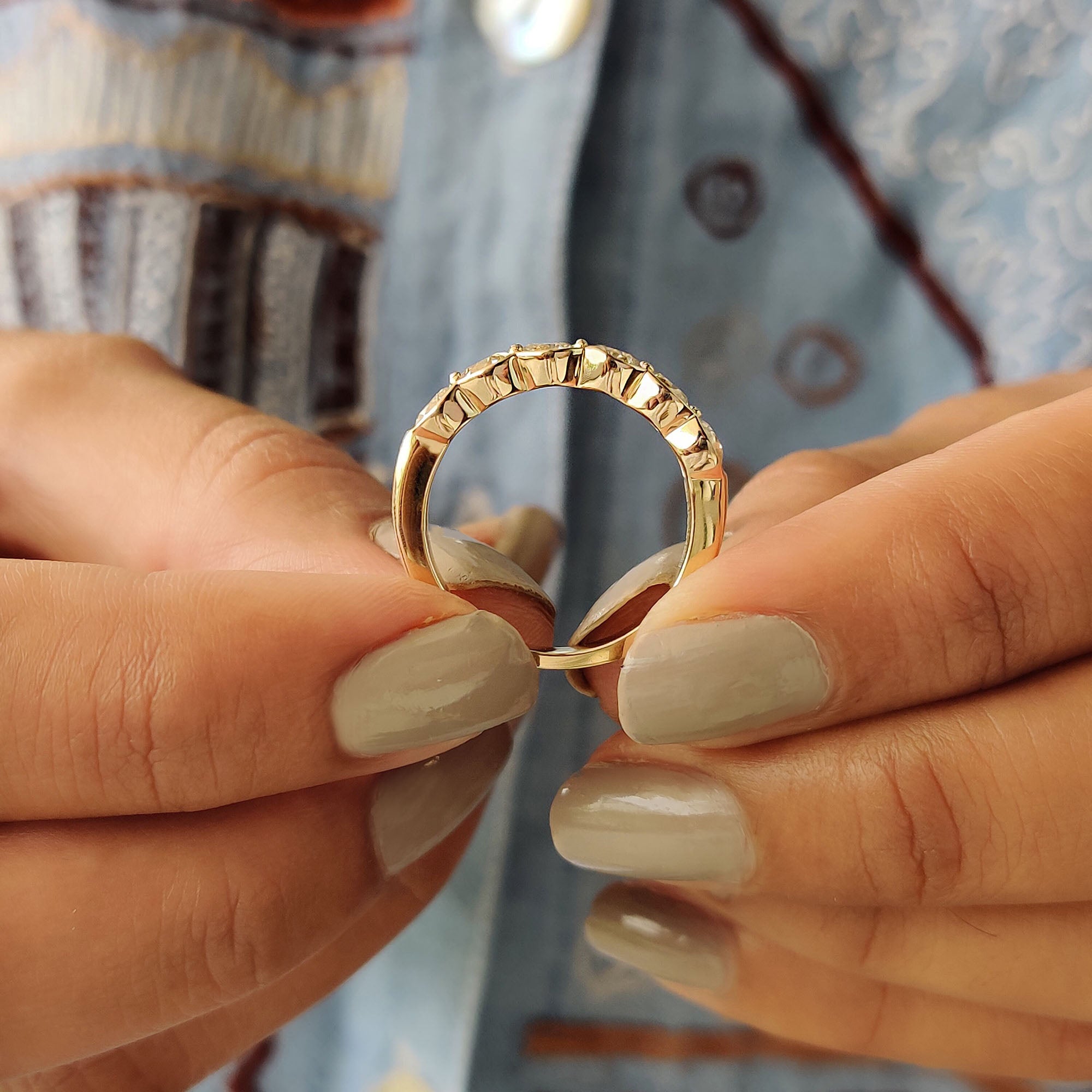 Round cut wedding band in a custom style, perfect for daily wear.
