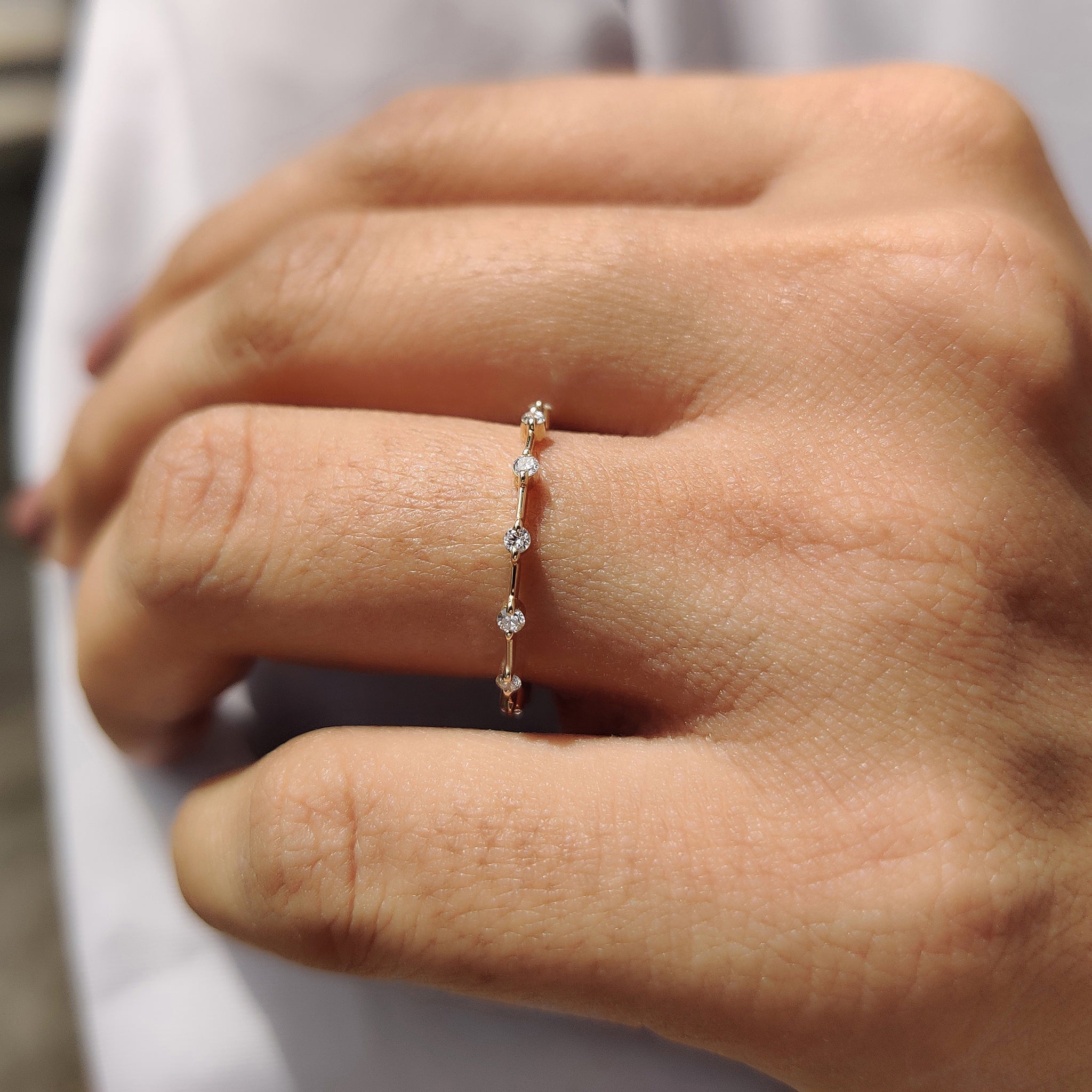 Round Cut Bubble Band Engagement Ring