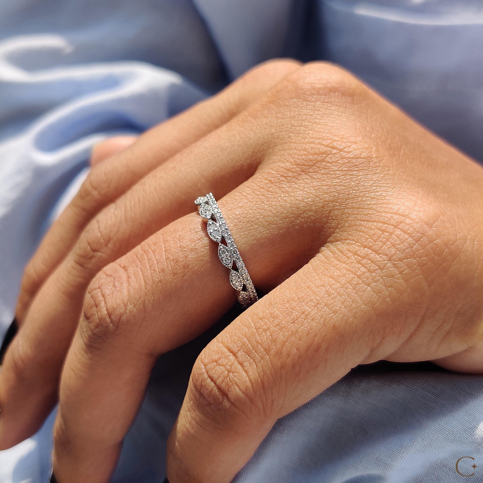 Milgrain wedding band with vintage-inspired detailing.
