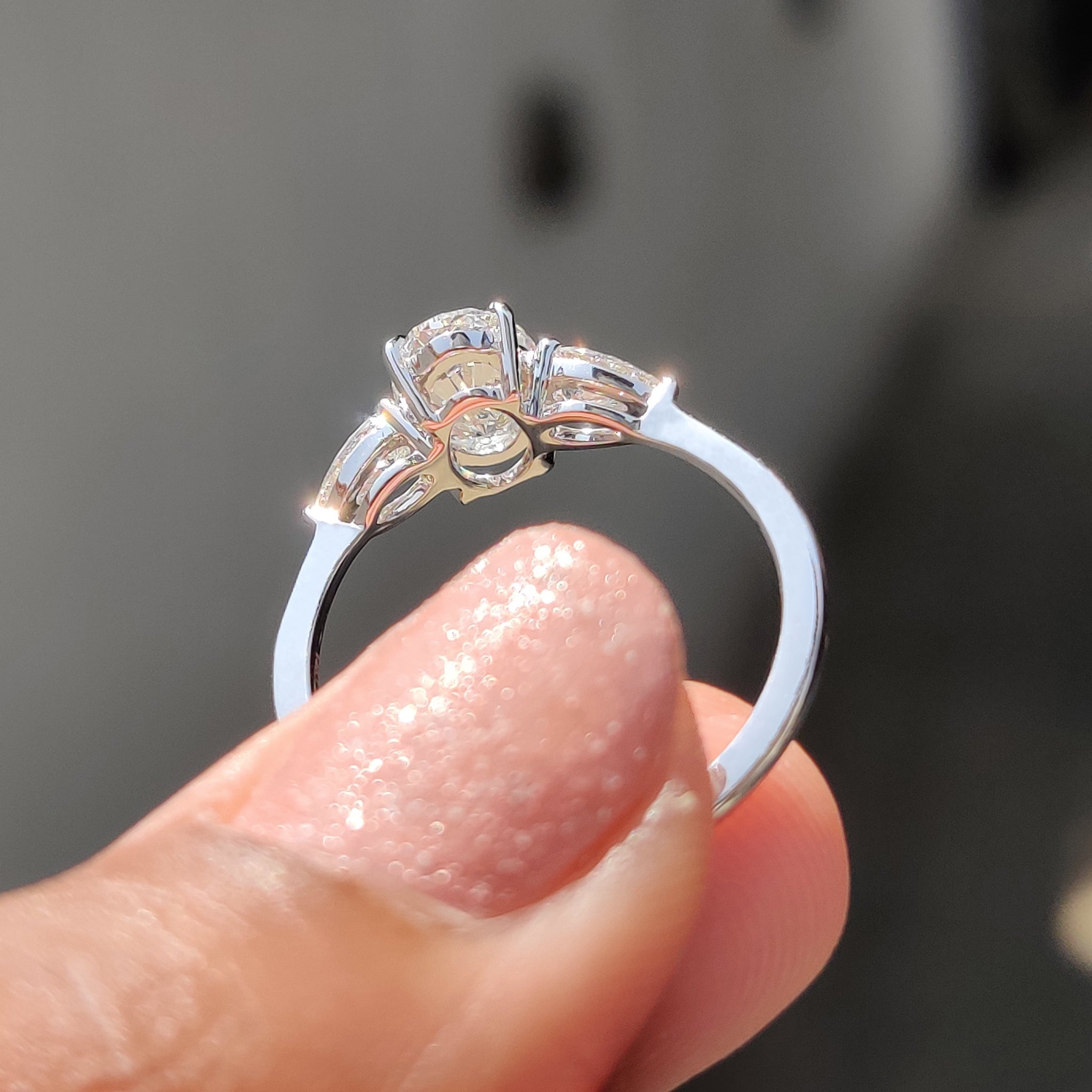 Carat Diamonds ring with superior quality and sparkle.
