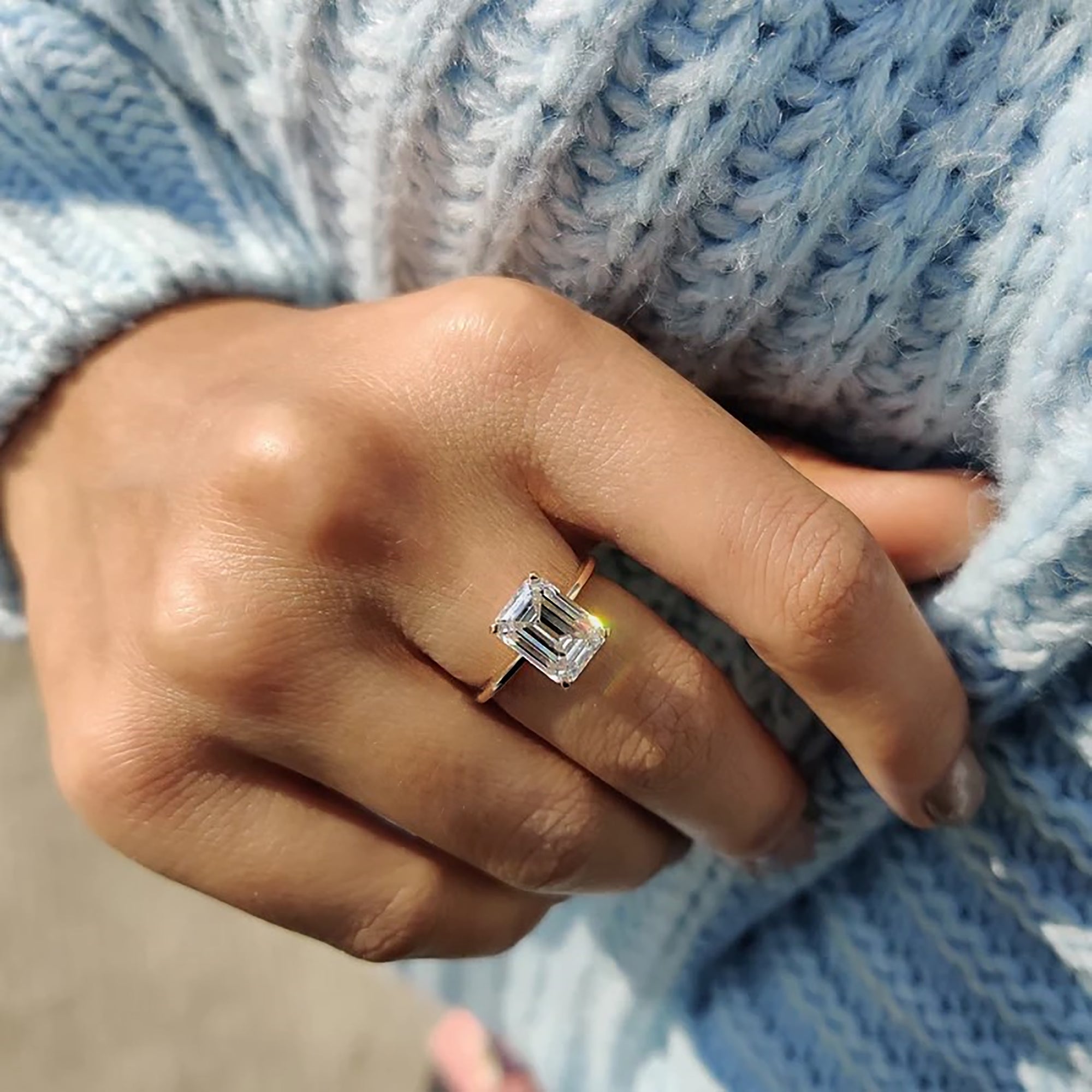 Unique engagement ring with clean knife edge design.
