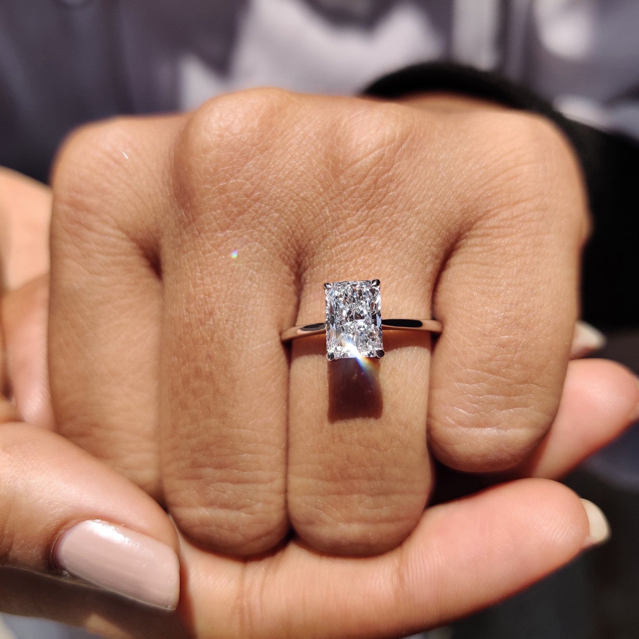 Buy engagement ring with exquisite diamond options.

