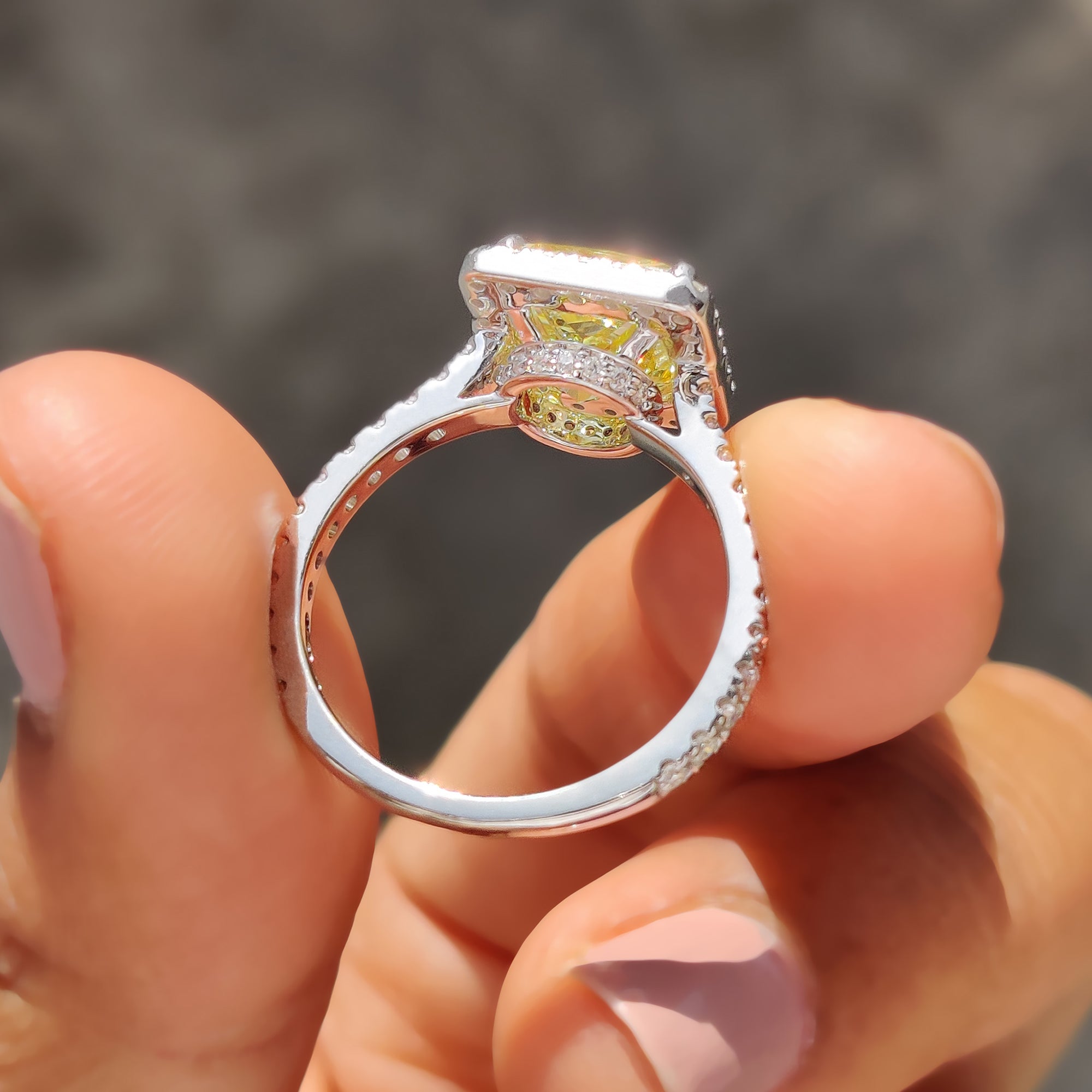 Halo ring surrounds your gem with a shining frame.