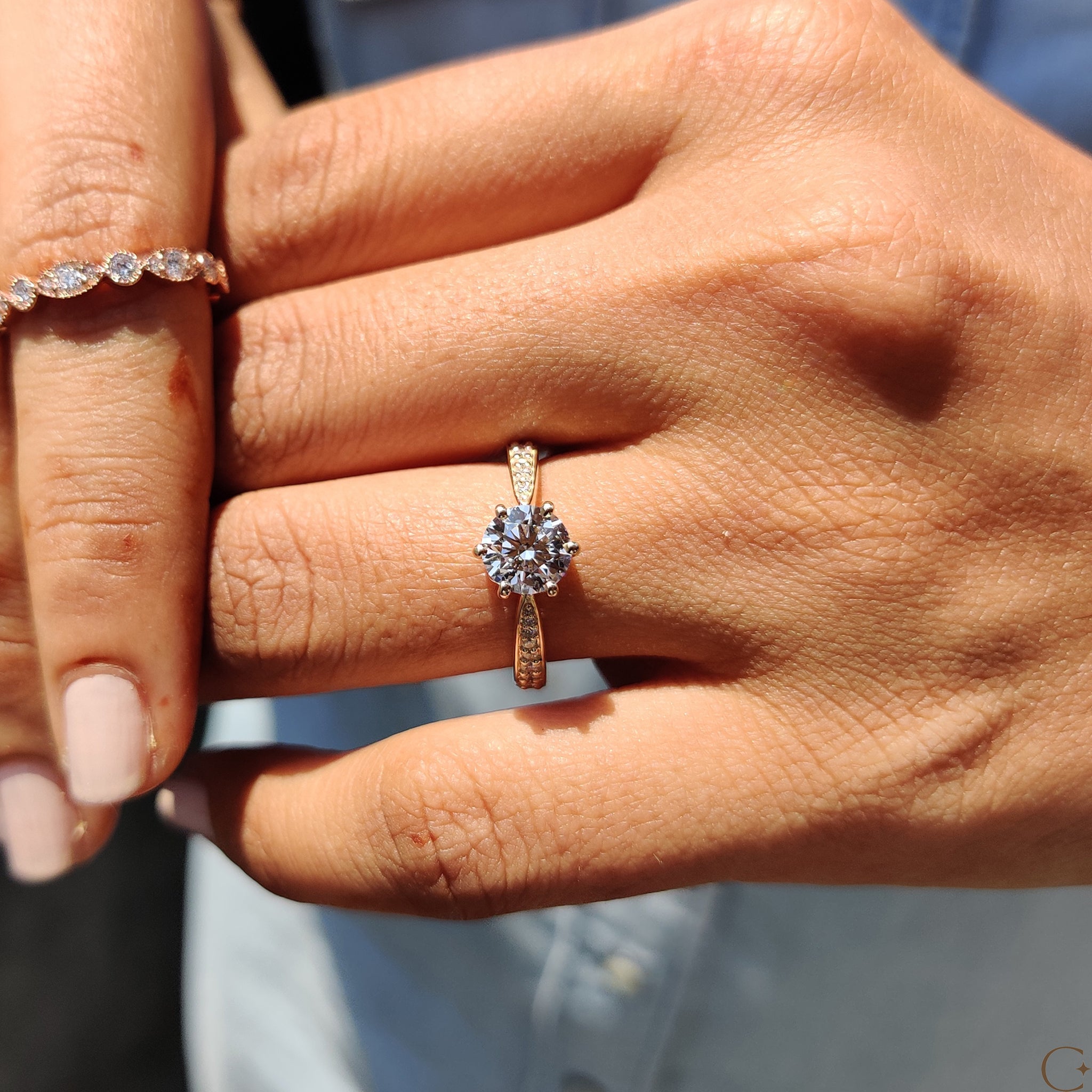 Buy engagement ring online featuring ethically sourced diamonds.
