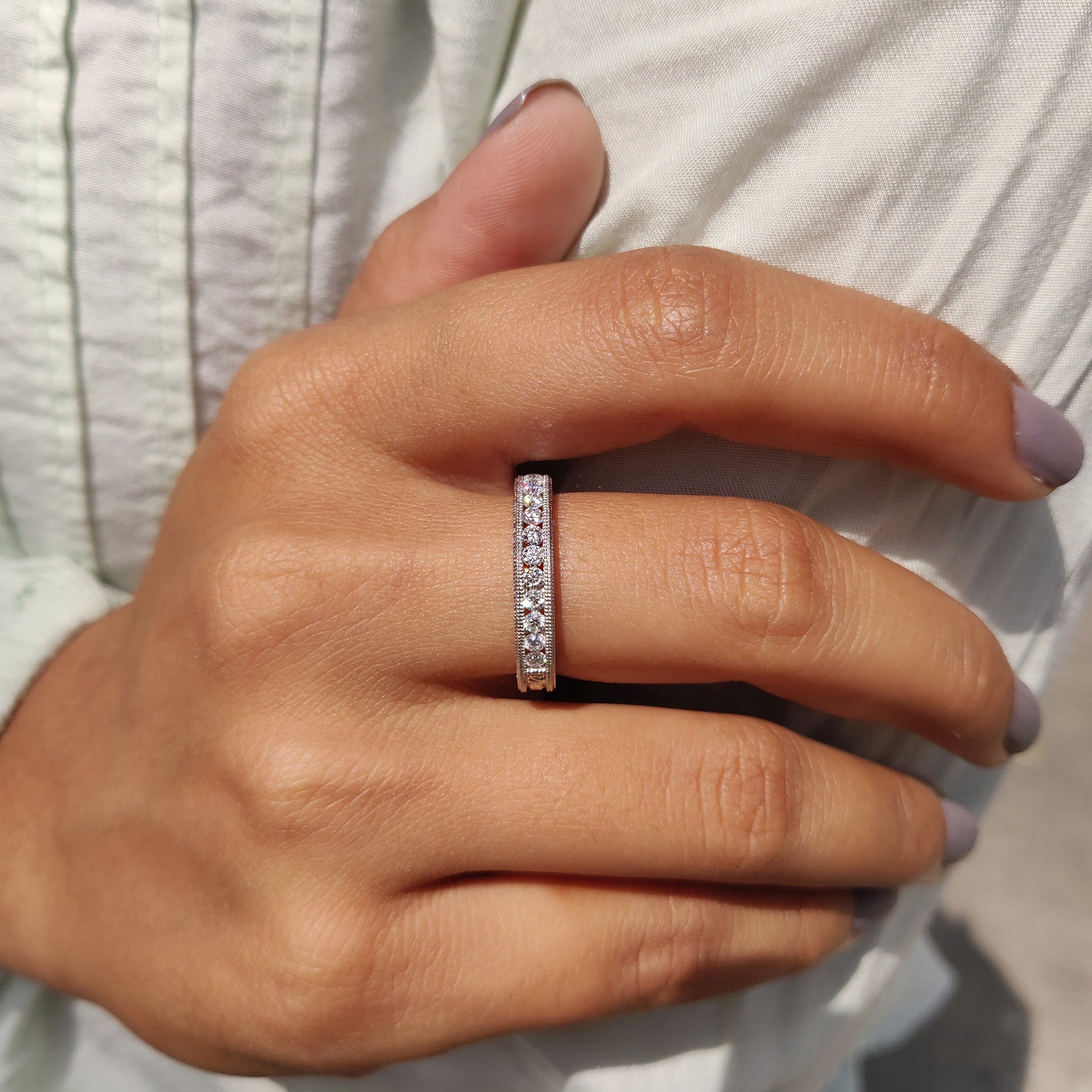 Anniversary gifts featuring Art Deco wedding bands for couples who love unique and meaningful jewelry.