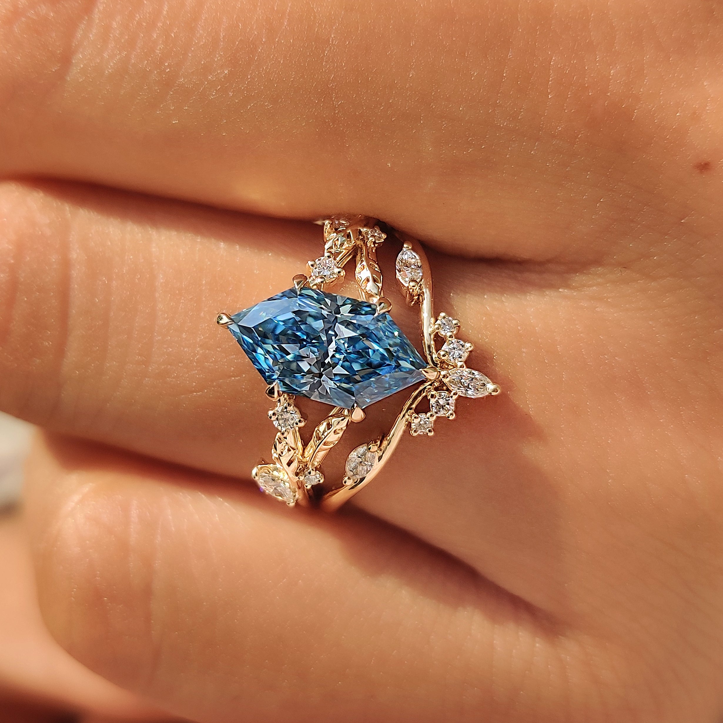Marquise and round diamonds on a matching wedding band.
