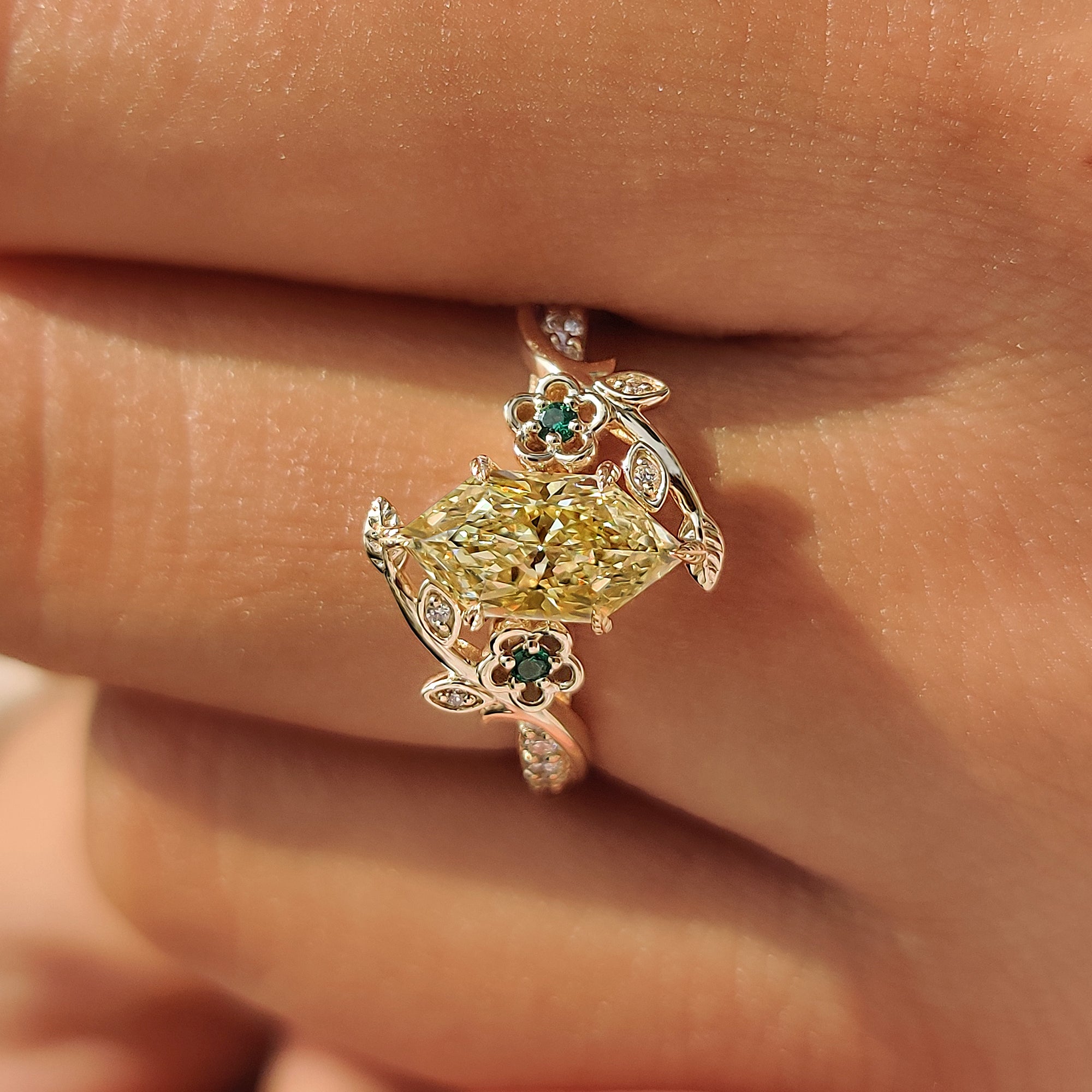 Bypass setting with a yellow Dutch marquise center diamond.
