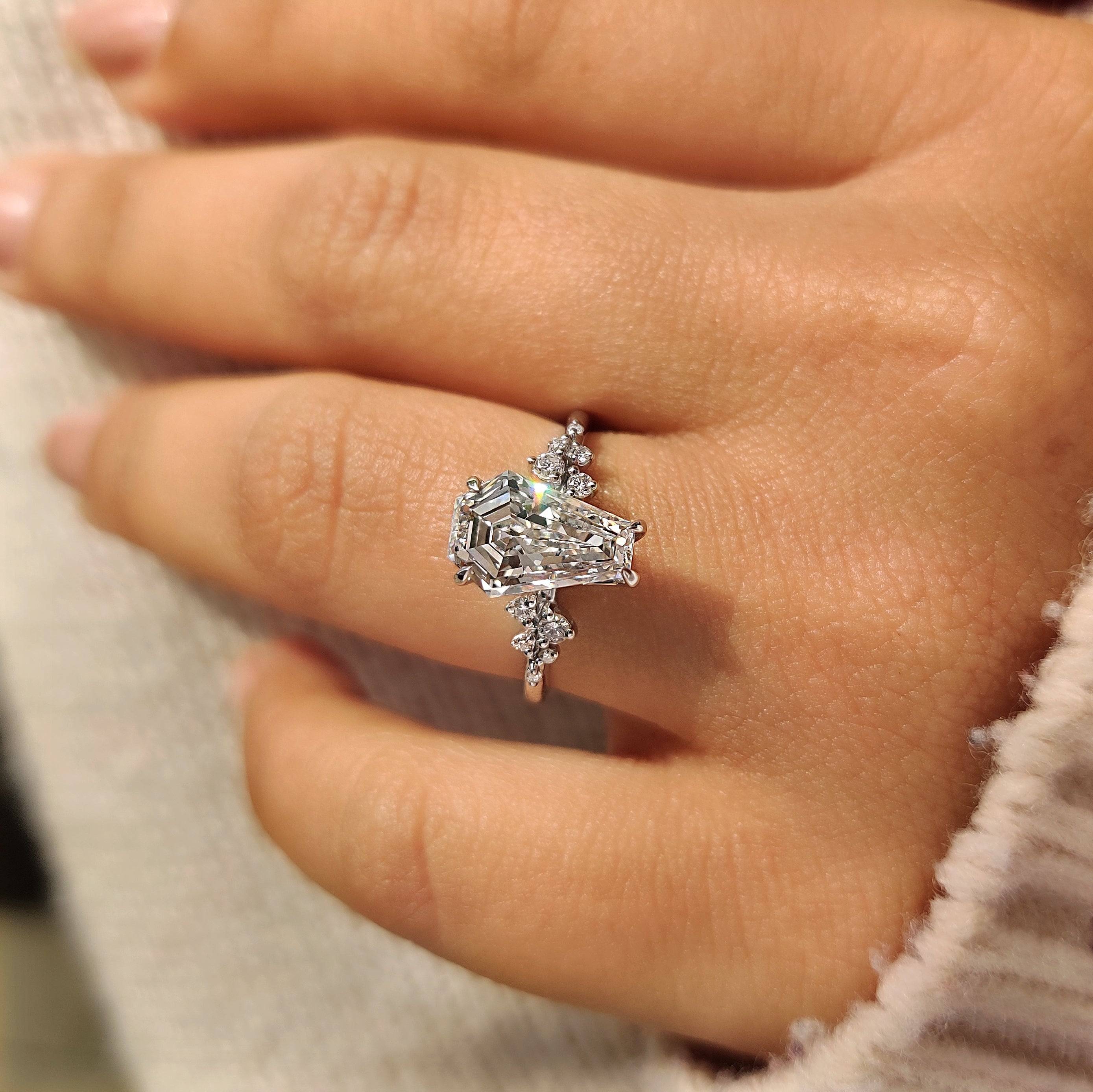 Handmade coffin diamond ring with muse style setting design
