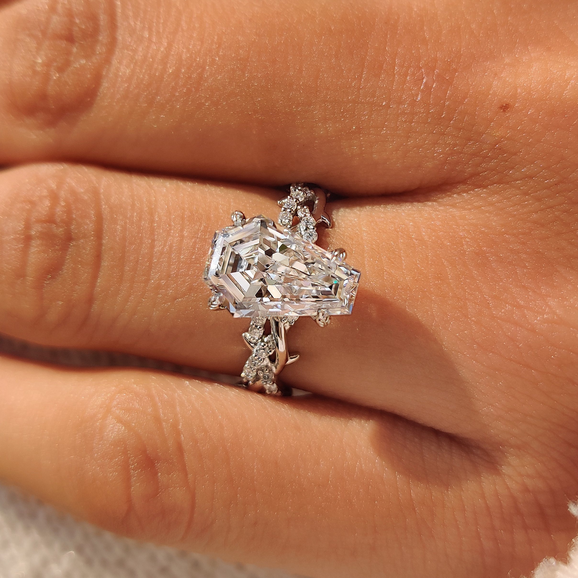 Nature Inspired Coffin Cut Diamond Twisted Thorn Ring