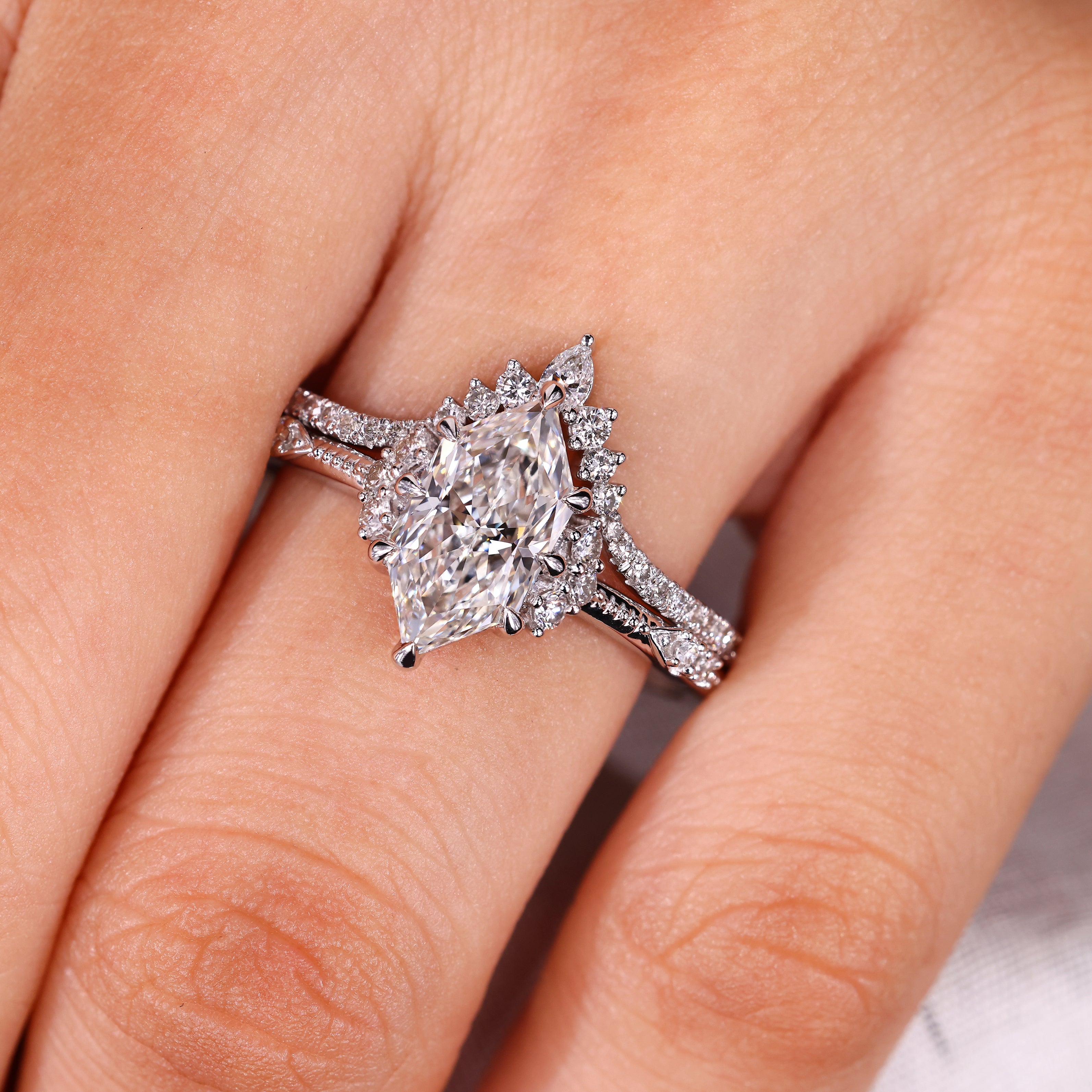 Vintage style bridal set with claw prong diamond setting
