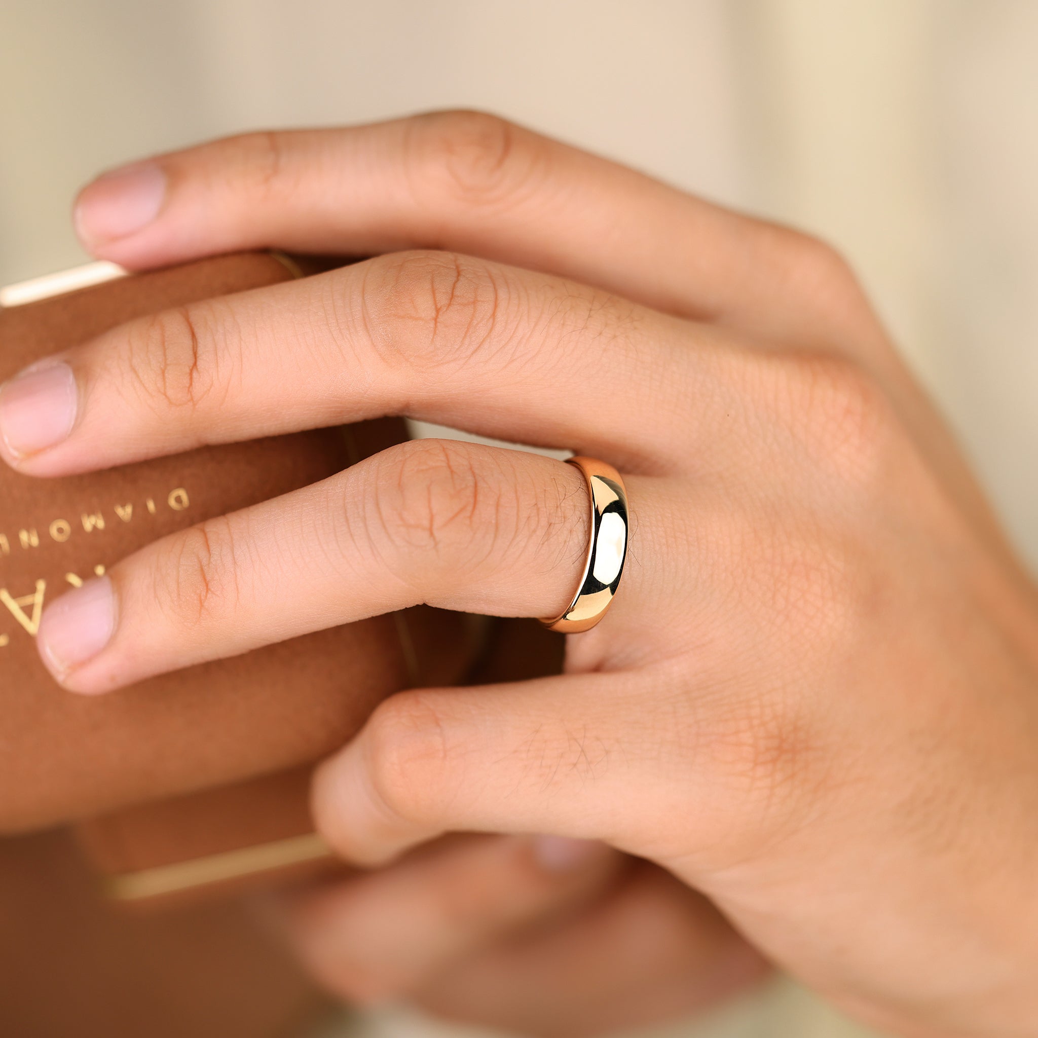 Comfortable mens wedding band with classic plain band style.

